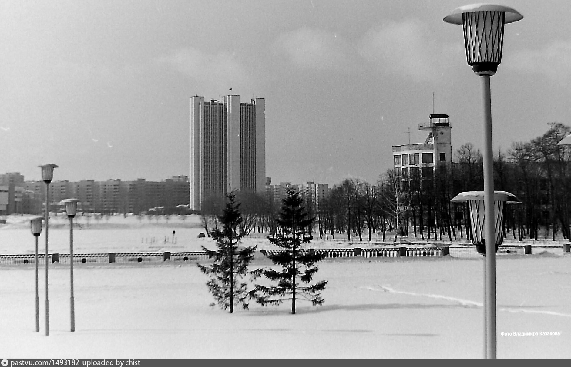 Снег 2 мая 1984 свердловск. 2 Мая 1984 Свердловск. Свердловск 1984 год снег. Май 1984 Свердловск.