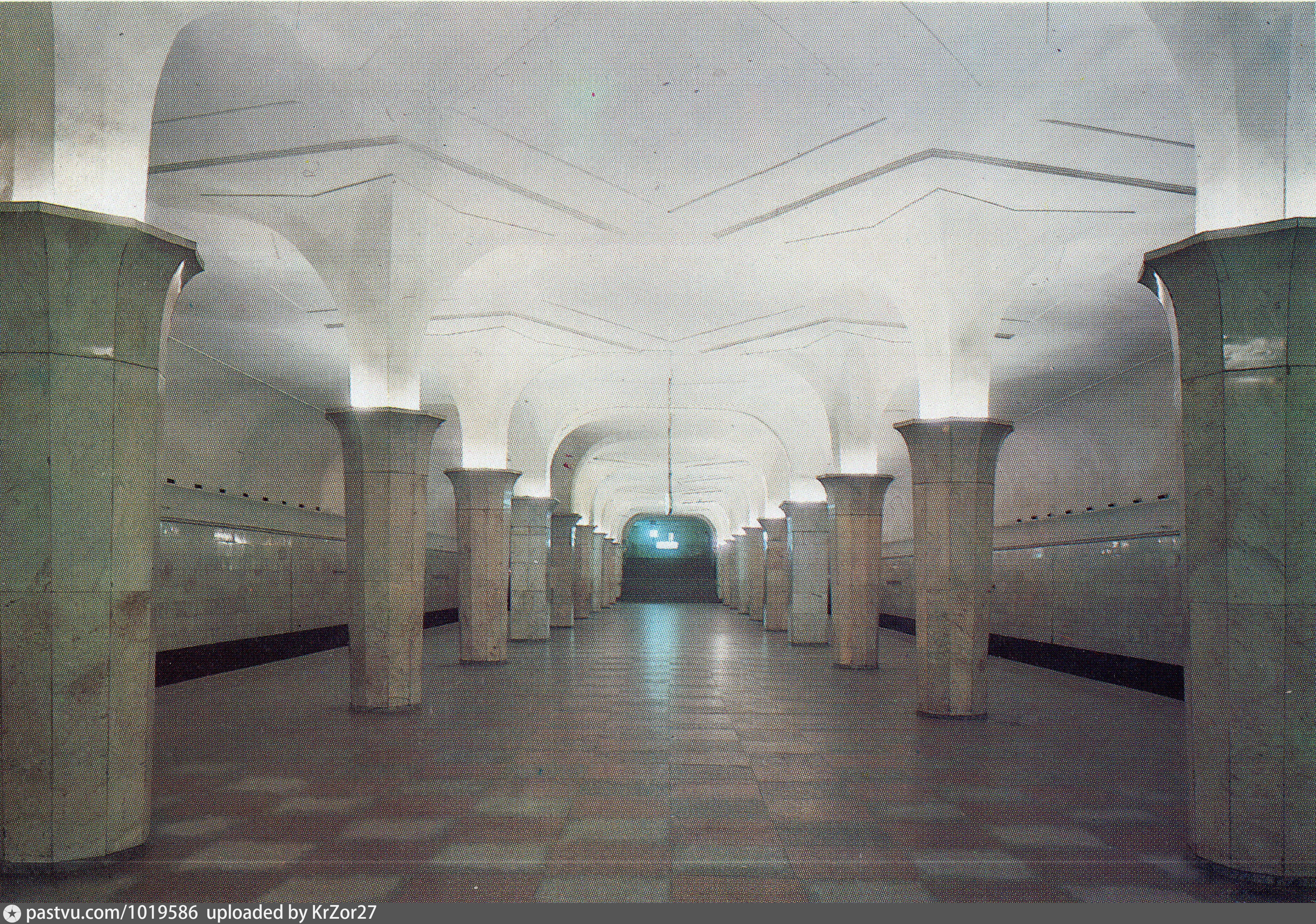 метро кропоткинская вход