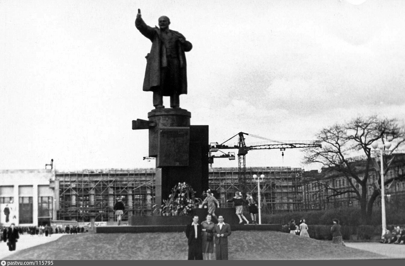 Площадь Ленина Финляндский вокзал памятник Ленину