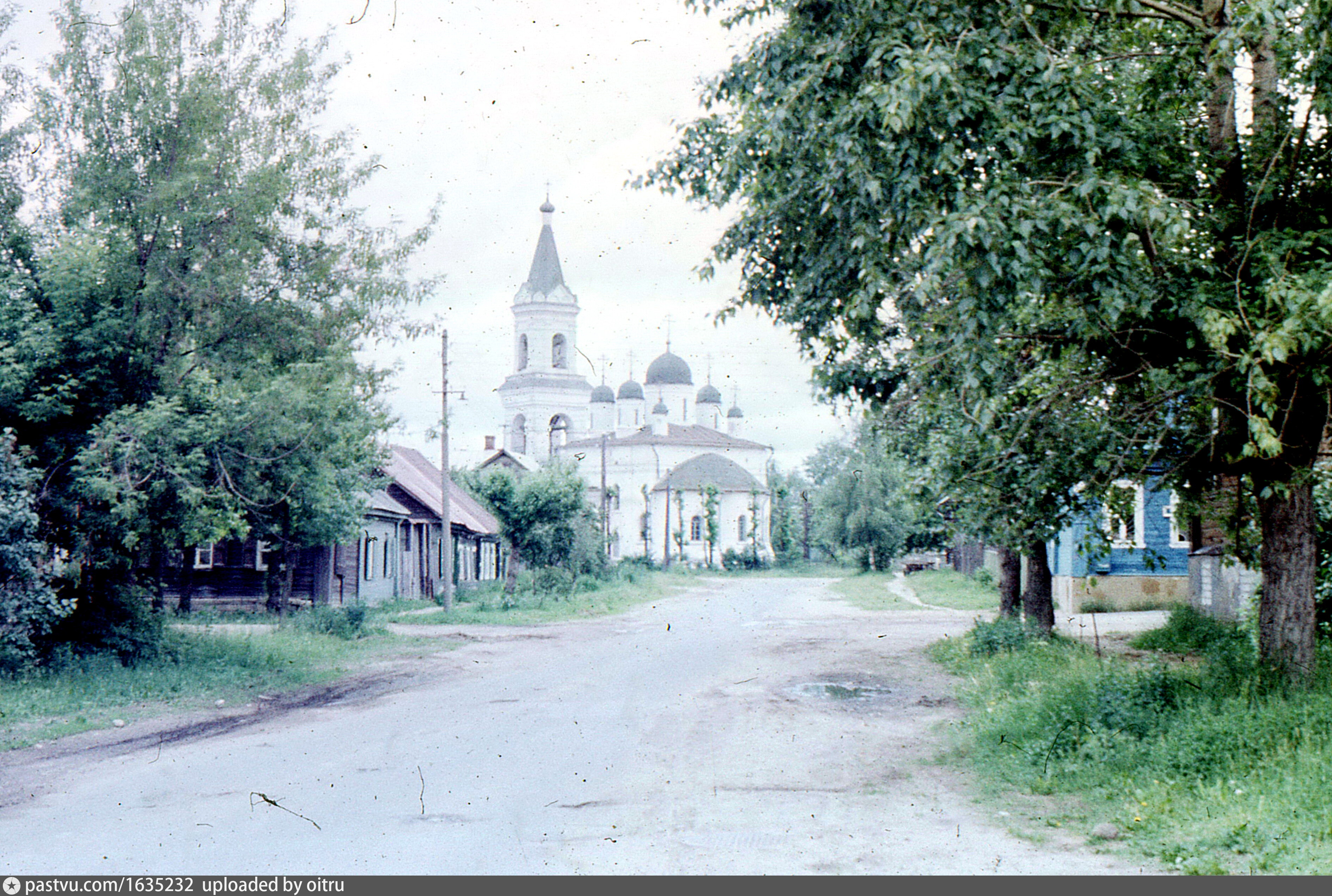 Церковь белая Троица Тверь