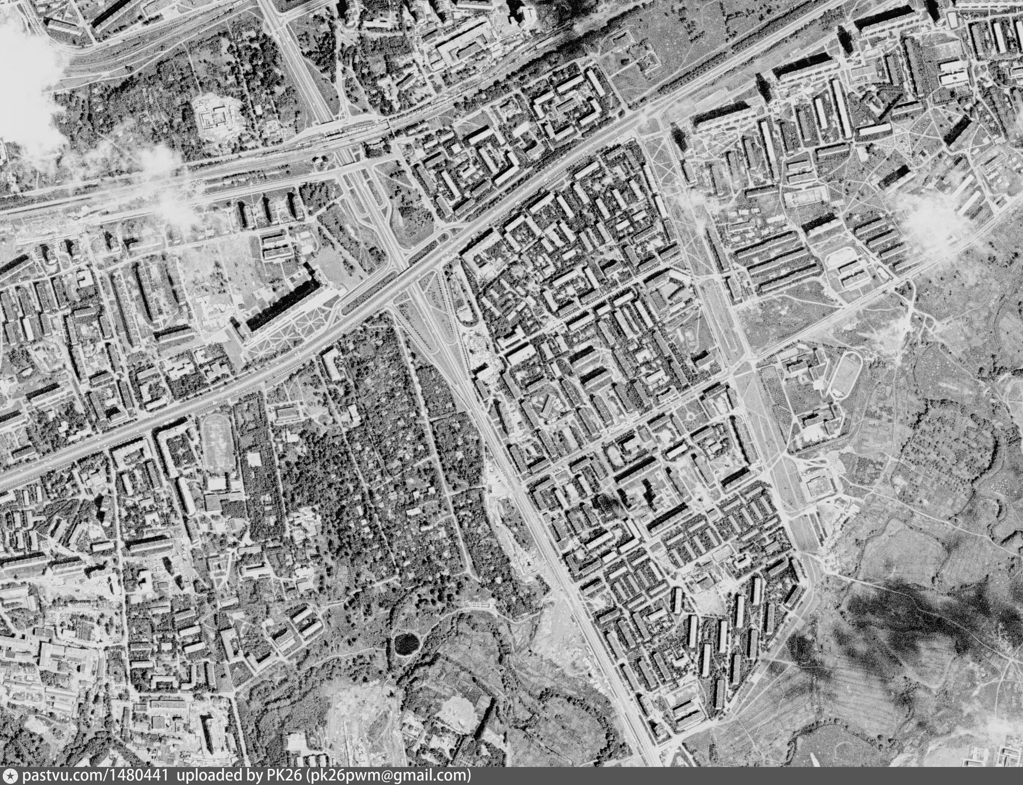 Снимок Спутник Грозного 1994 года с улицами