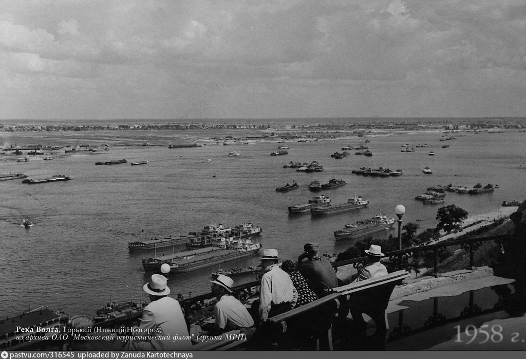 Рек век. Волга Нижний Новгород 1950. Река Волга Горький 60-е годы. Город Горький Волга. Река Волга Горький.