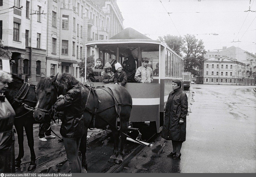 Конка. Конка на Невском проспекте 1906. Конка Петербург 19 век. Конно-железная дорога Конка в Петербурге. Конка СПБ 20 век.