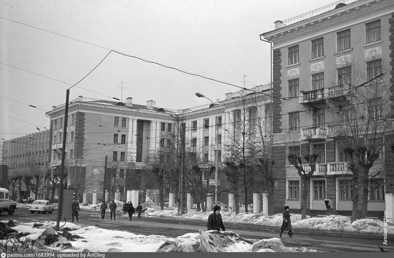 Московская 29 екатеринбург. Свердловск 1979. Улица Ленина 51 здание в стиле конструктивизм. Востокосталь Свердловск фото в 1930.