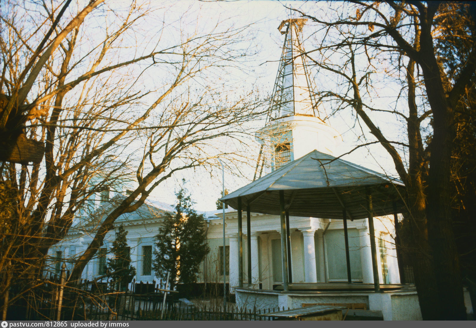 Церковь в 1990 году. Спанч Старая Церковь Севастополя.