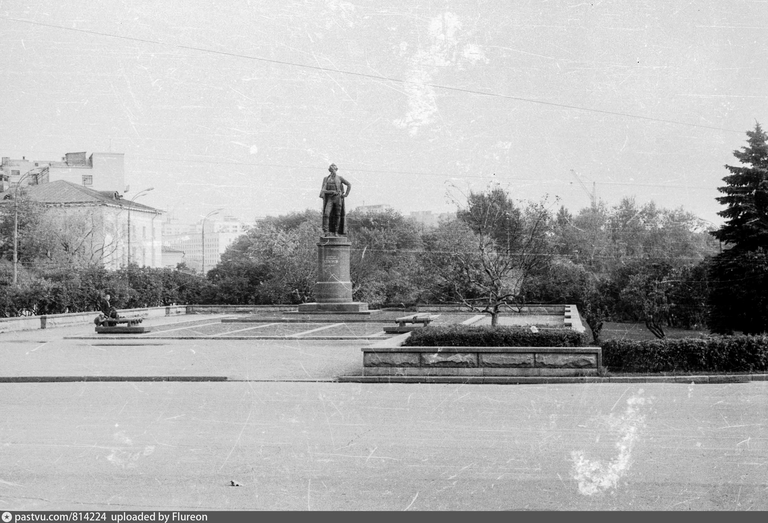 Памятник суворову в швейцарии фото