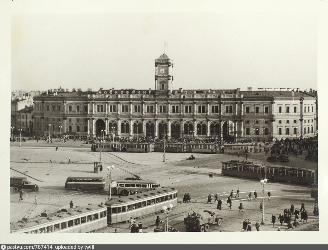 Площадь города ленинград. Площадь Восстания 1950. Площадь Восстания Московский вокзал Санкт-Петербург. Площадь Восстания Московский вокзал. Московский вокзал Ленинград.