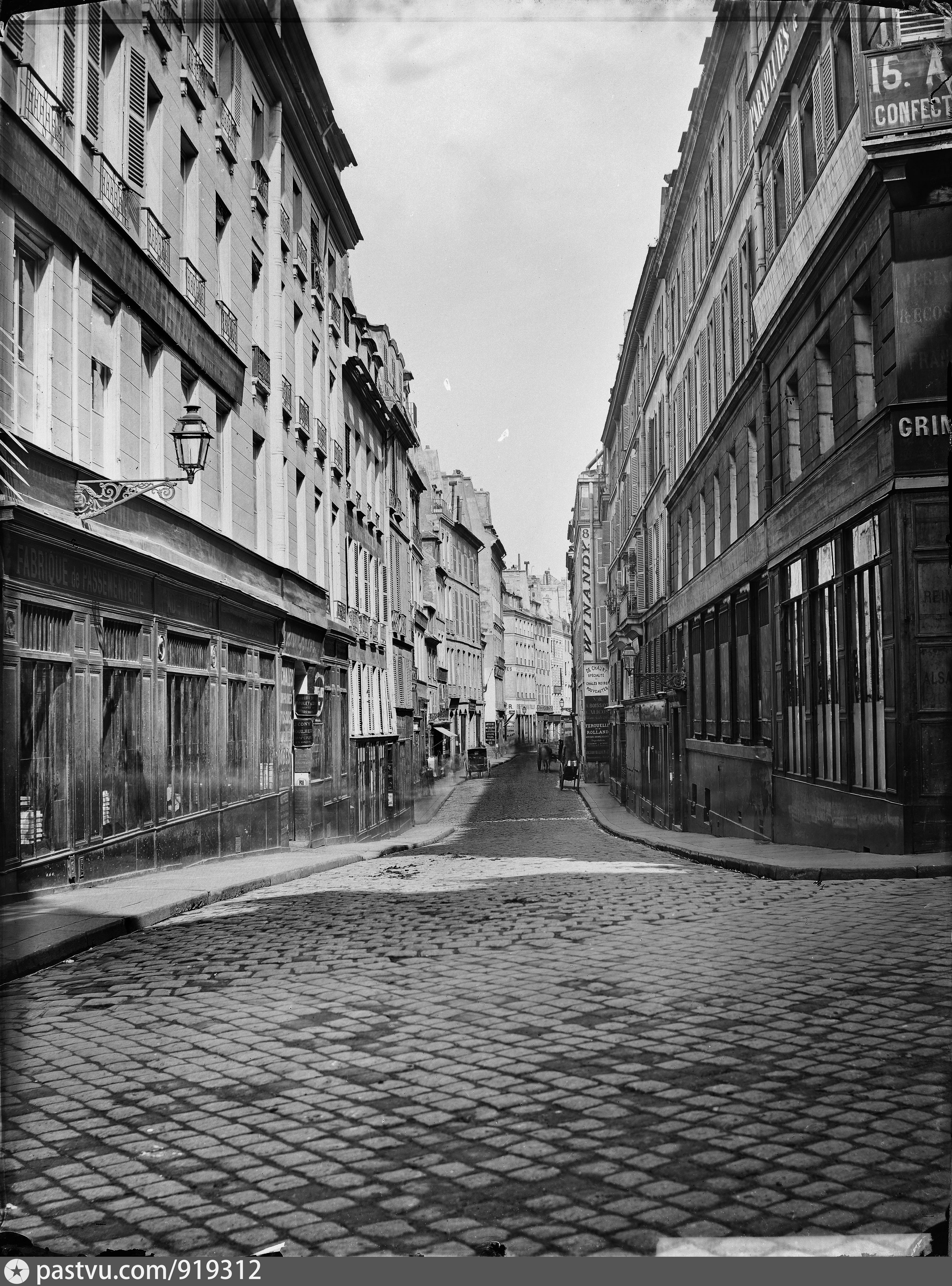 Белый город европа. Шарль Марвиль фотограф. Лондон Эстетика 1896. Улицы Парижа 19 века. Улица 19 век.