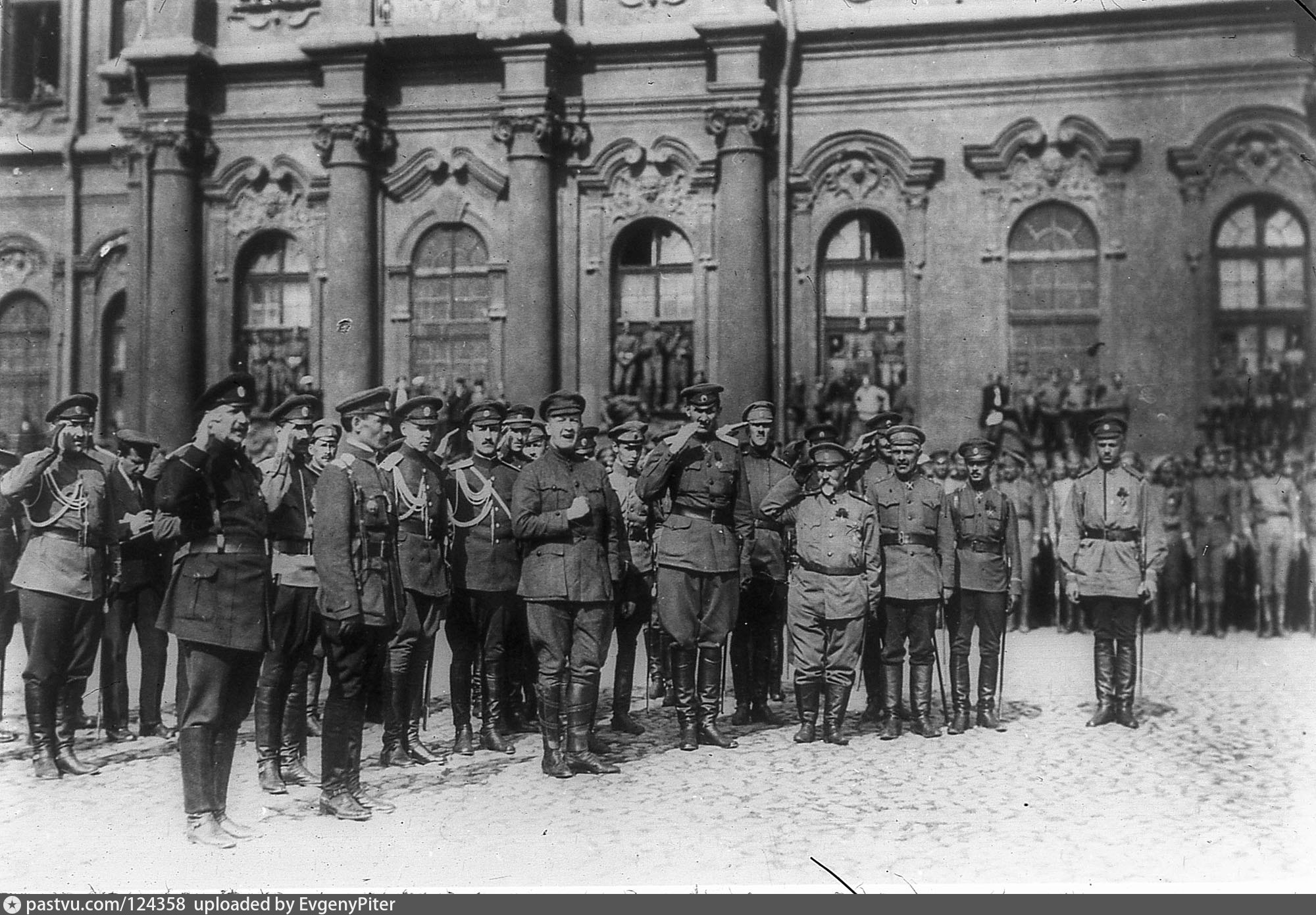 2 июня 1917. Керенский революция 1917. Февральская революция 1917 Керенский. Охрана зимнего дворца 1917.