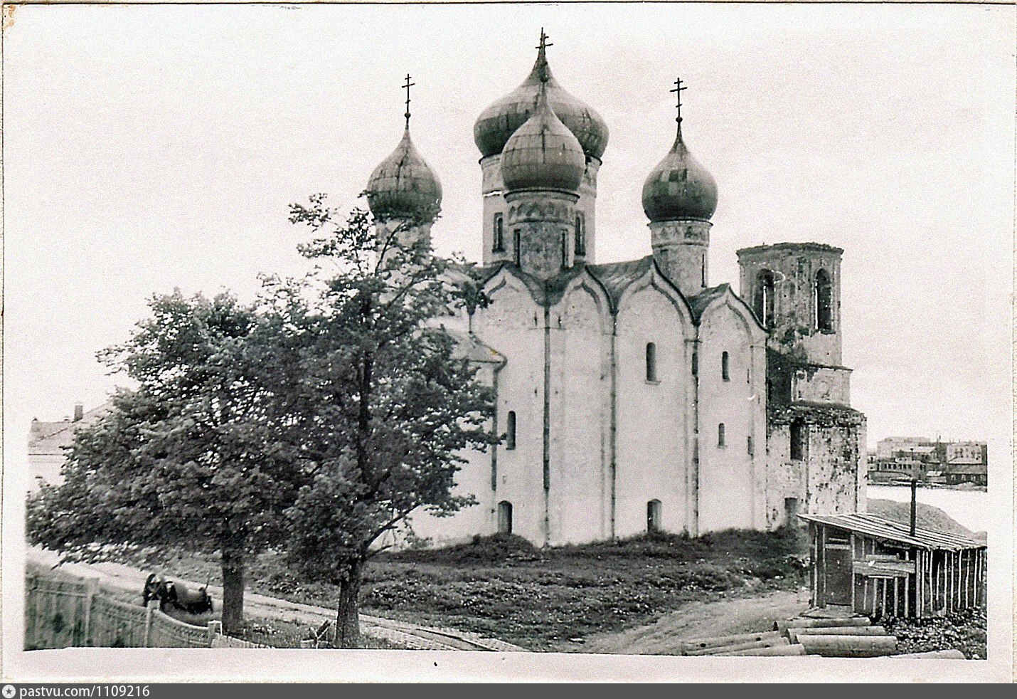 Церковь бориса и глеба новгород. Церковь Бориса и Глеба в Плотниках. Церковь Бориса и Глеба в Плотниках Великий Новгород. Церковь Бориса и Глеба (Ростов).