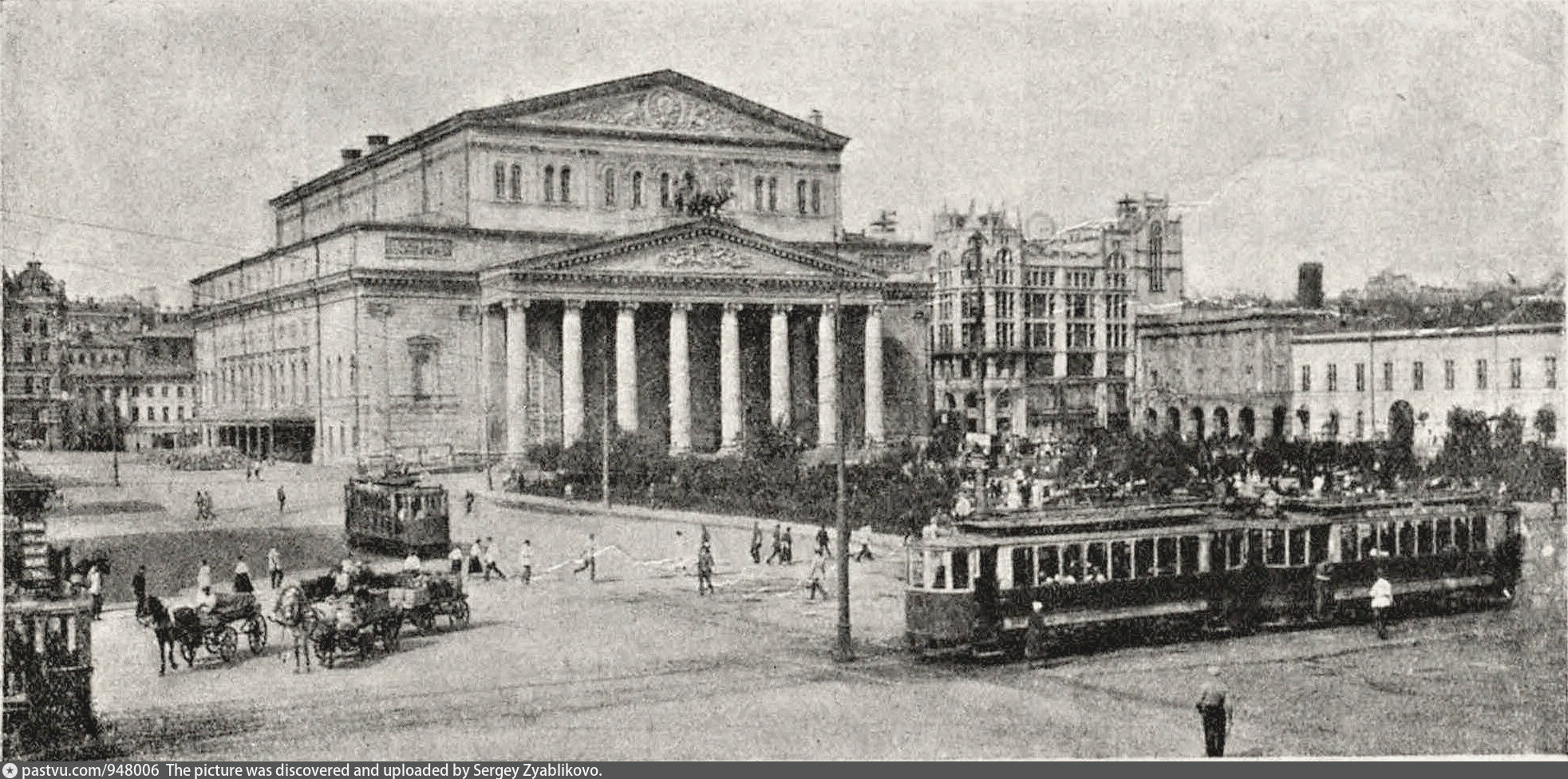 Старые театры москвы. Большой театр 1922. Большой театр в Москве 19 век. Театральная площадь Москва 19 век. Большой театр 1932.