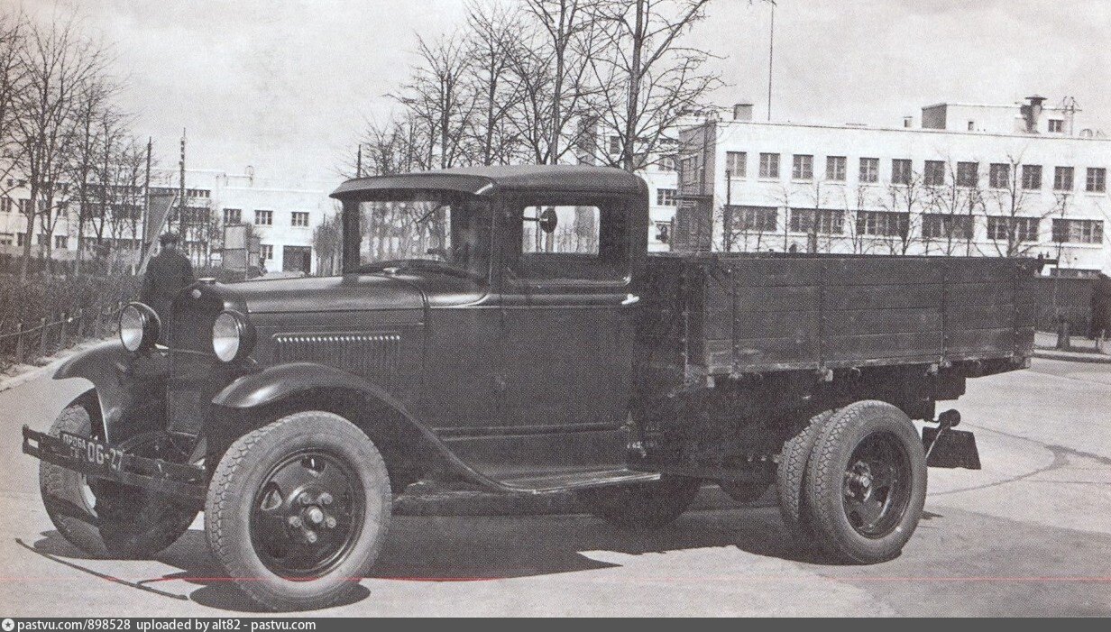 Полуторка москва. Грузовик полуторка ГАЗ-АА. ГАЗ АА 1932. Автомобиль ГАЗ-АА полуторка 1932. ГАЗ АА 1932 года.