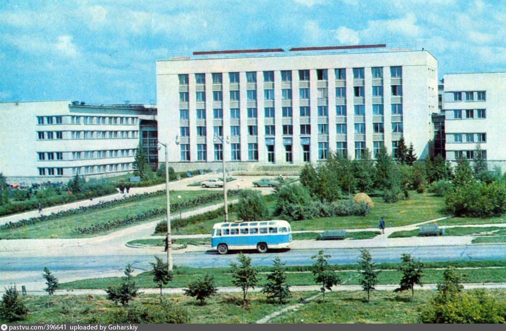 Сколько научных учреждений находится на проспекте лаврентия. Институт ядерной физики Академгородок. Академгородок Новосибирск ИЯФ. Научный центр в Новосибирске 1957. Академгородок в Новосибирске 1957.