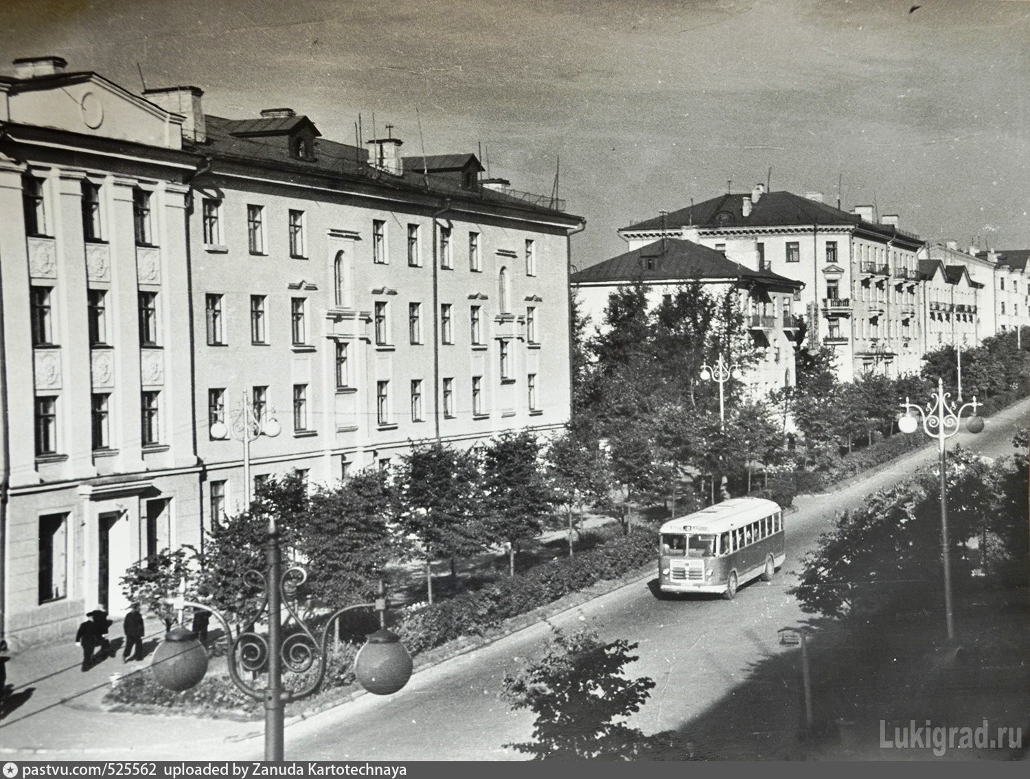 Проспект великие луки. Проспект Ленина Великие Луки. Великие Луки 1960. Великие Луки 70 год. Великие Луки 70е годы.