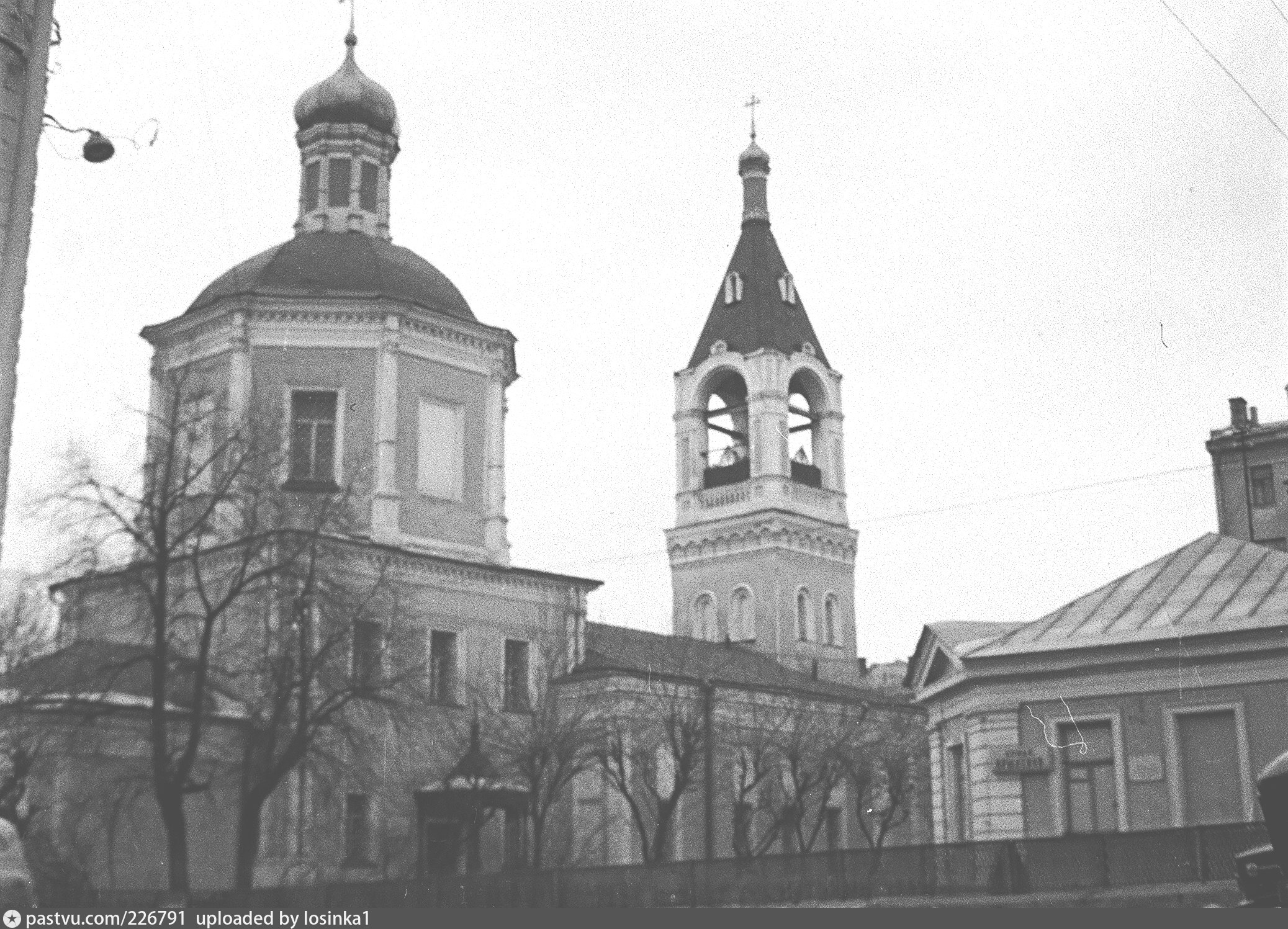 Церковь илии в москве. Храм Илии пророка в Обыденском переулке. Храм Ильи обыденного на Остоженке. Пречистенский сорок Церковь Илье-Обыденская. Обыденный переулок в Москве.