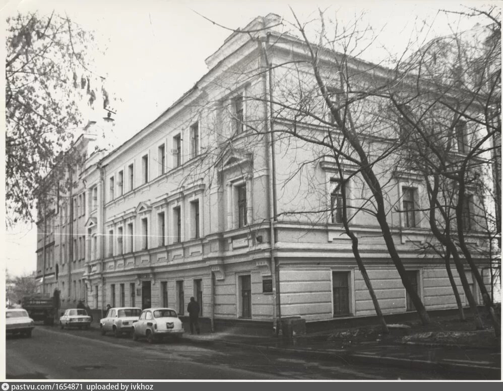 Большой казённый переулок 8. Казенные дома. Большой казенный переулок 9. Москва, большой казённый переулок, 8 стр. 2.