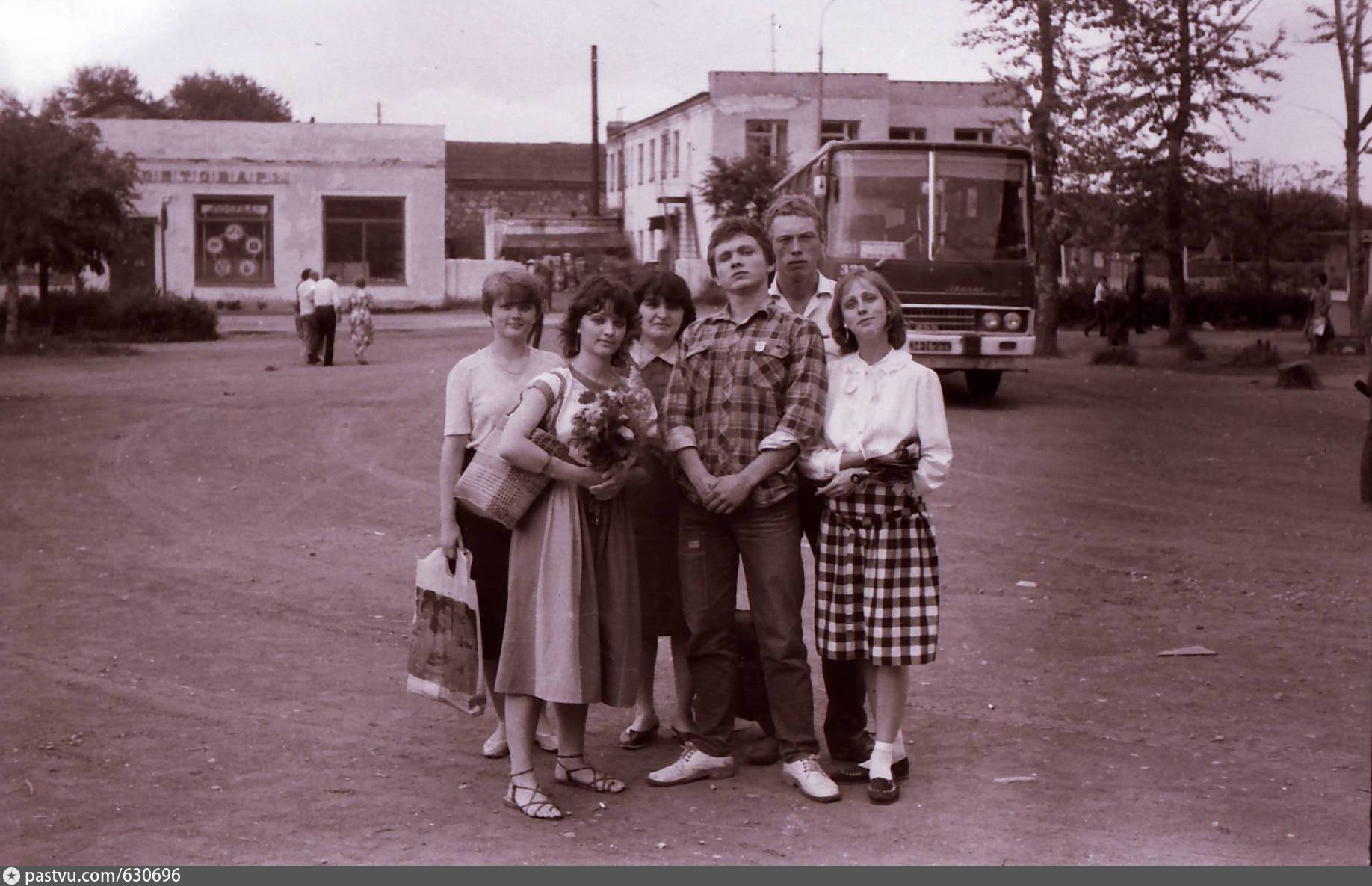 Около старой. Старая Добринка. Старинная фотография Добринки. Автовокзал в Новоржеве. Добринка старые фото.