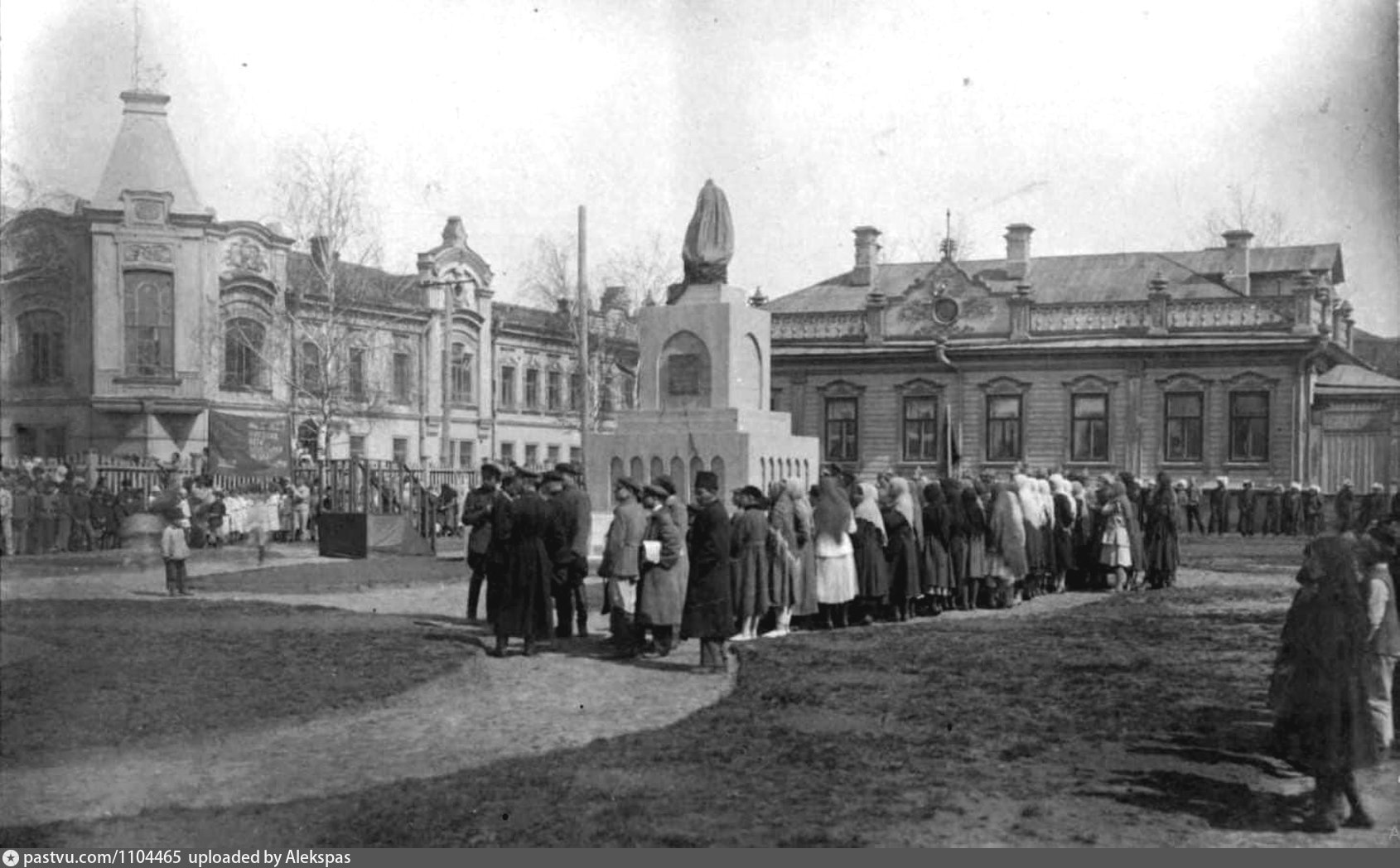 юнусовская площадь в казани