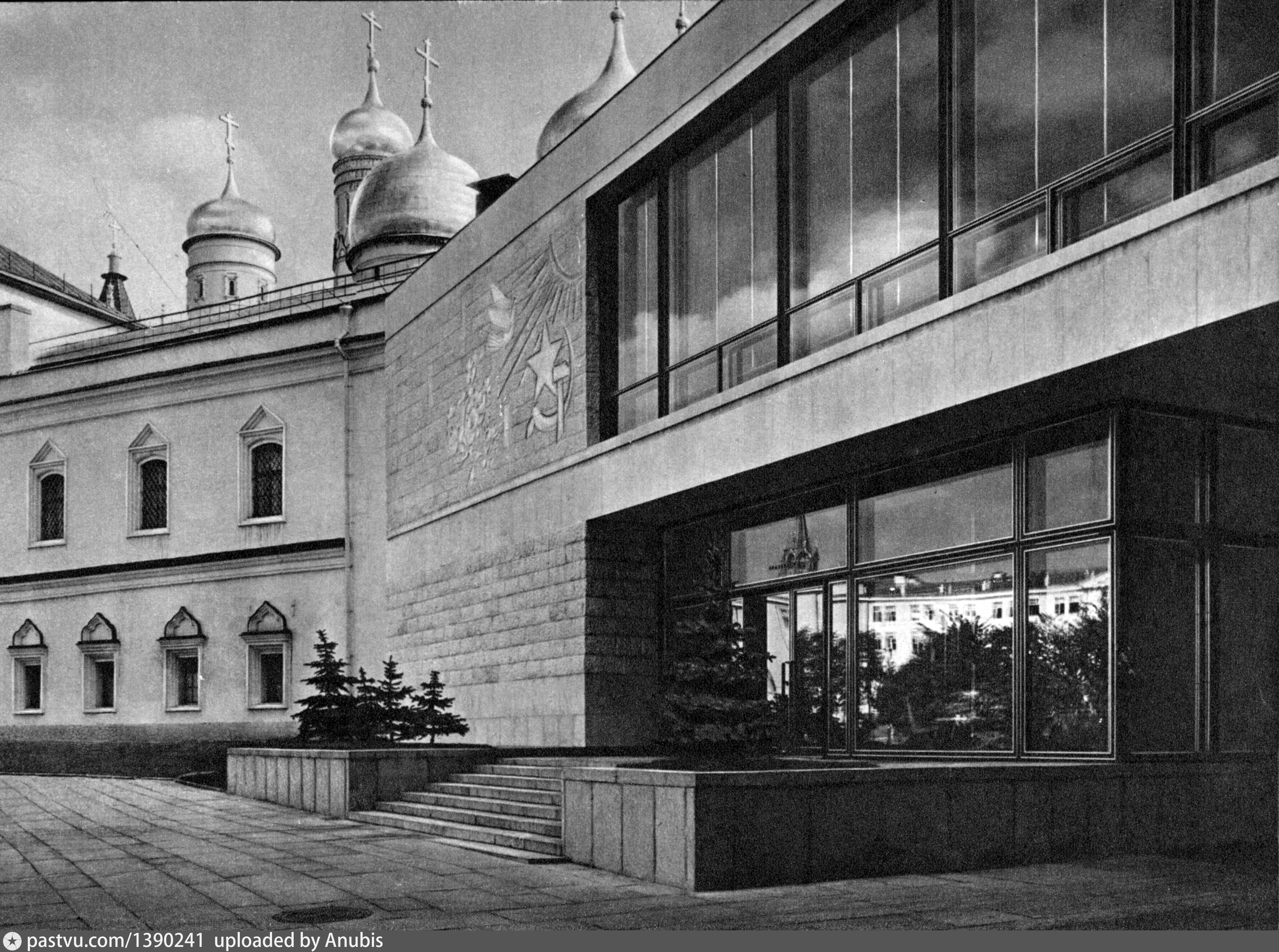 Шаман кремлевский дворец. Дворец съездов дипломатический. Кассы дворца съездов. Киевская духовная семинария. Кремлевский дворец.