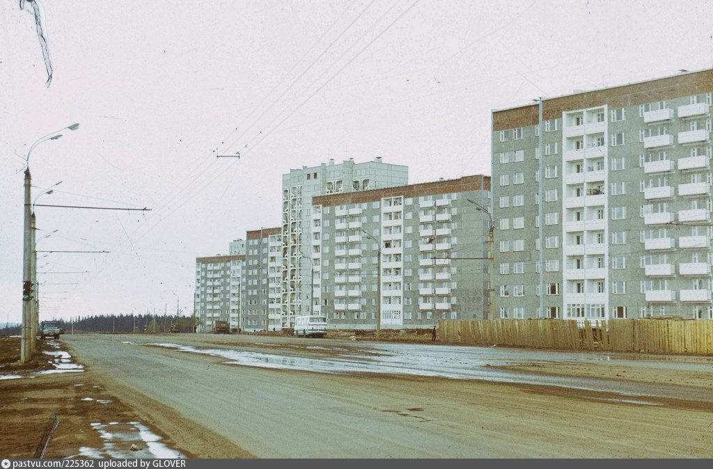 Старый ижевск фото. Ижевск улица старый аэропорт. Ижевский аэропорт старый. Молодежная улица аэропорт Ижевск.