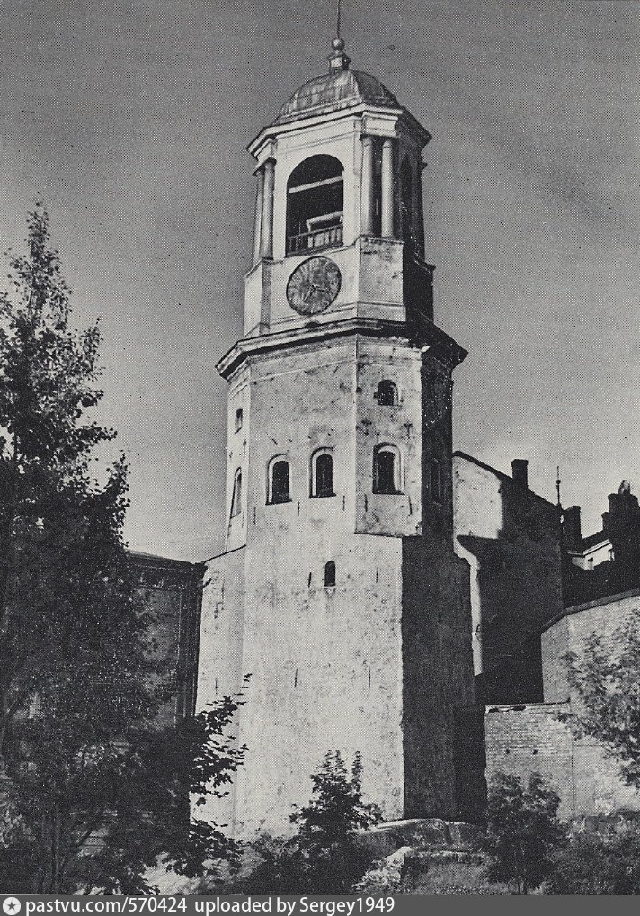 Башня с часами в выборге фото
