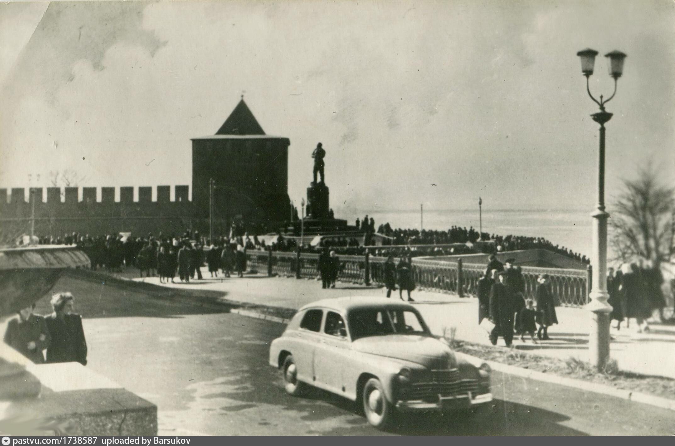 Герои города горького. Нижний Новгород 1930 Горький. Город Горький в 1953. Город Горький памятник Чкалова. Город Горький 1932.