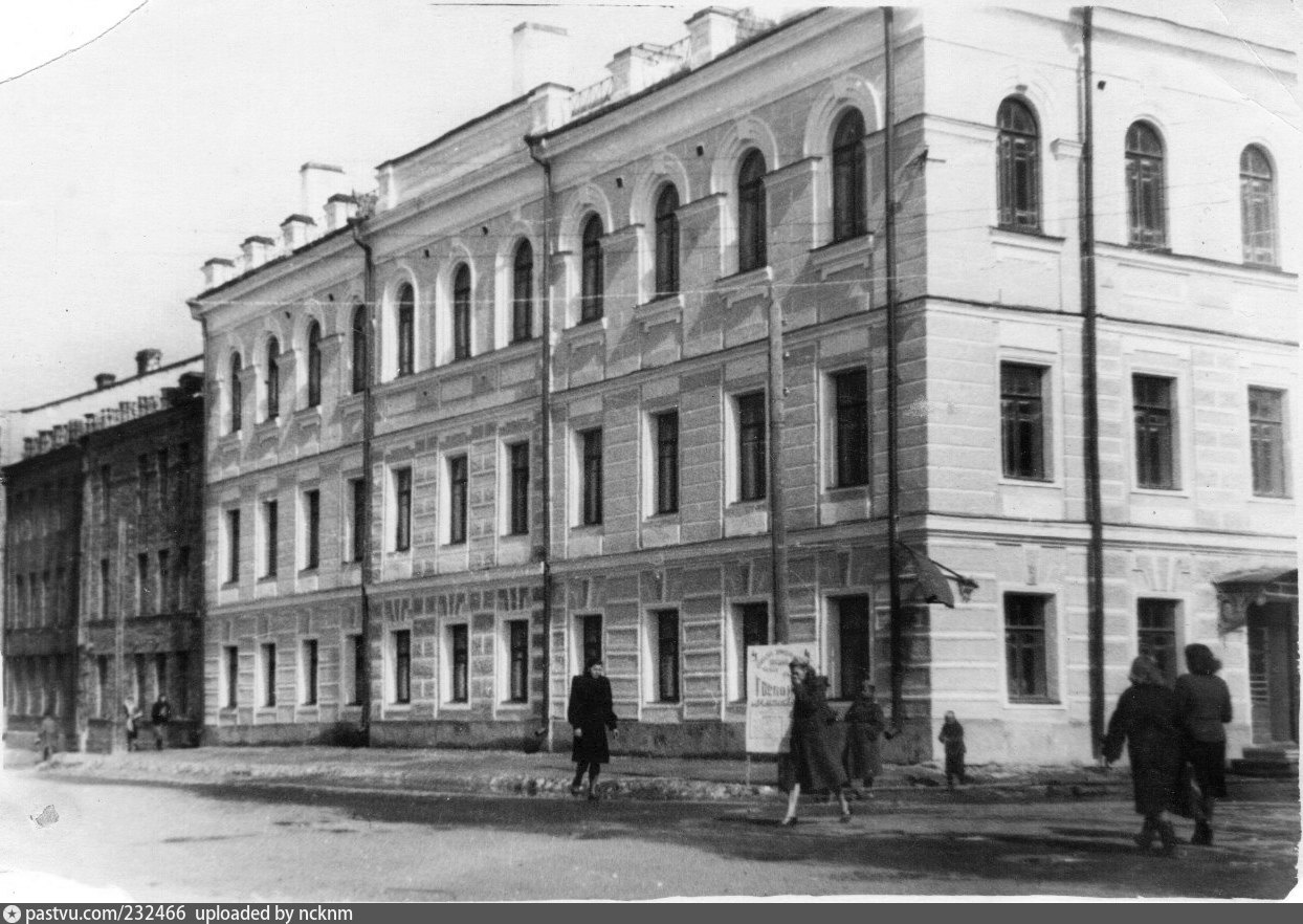 Казенная гимназия. Мариинская женская гимназия Нижний Новгород. Николаевская женская гимназия Великий Новгород. Казенная женская гимназия Барнаул. Нижегородская классическая гимназия.