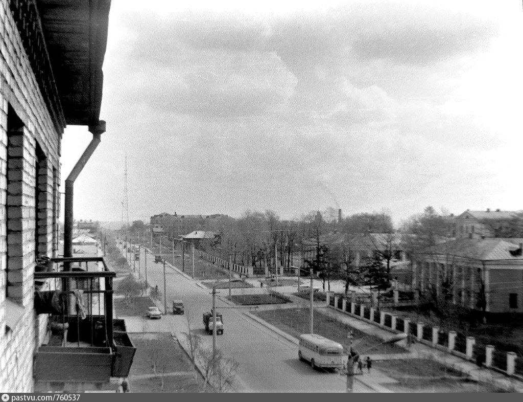 Вторая половина 1960. Улица Воровского 1960 Мурманск. Улица Воровского Казань в 1980. Улица Воровского Киров история. Воровского Октябрьский проспект Киров.