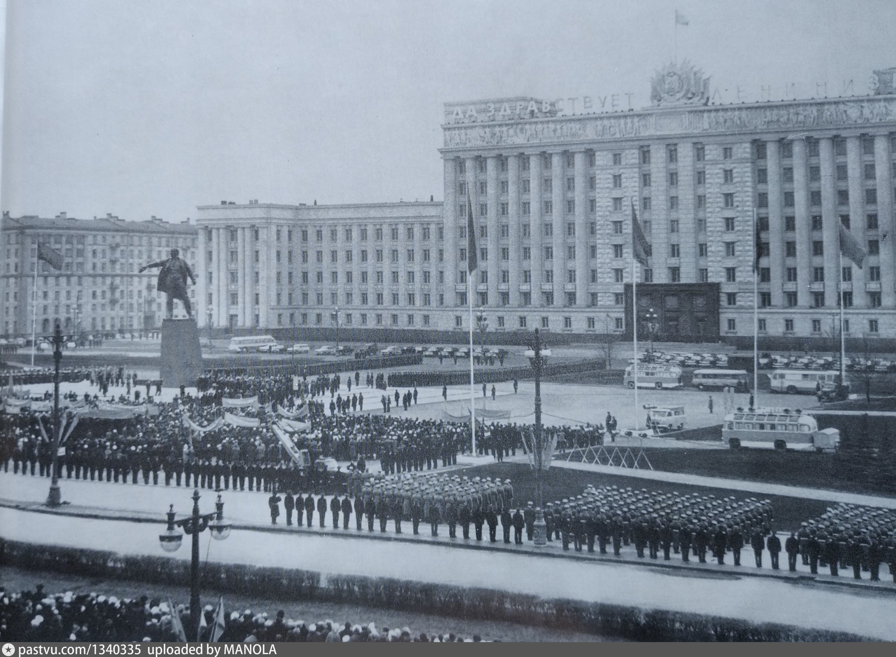 памятник ленину на московской площади в спб