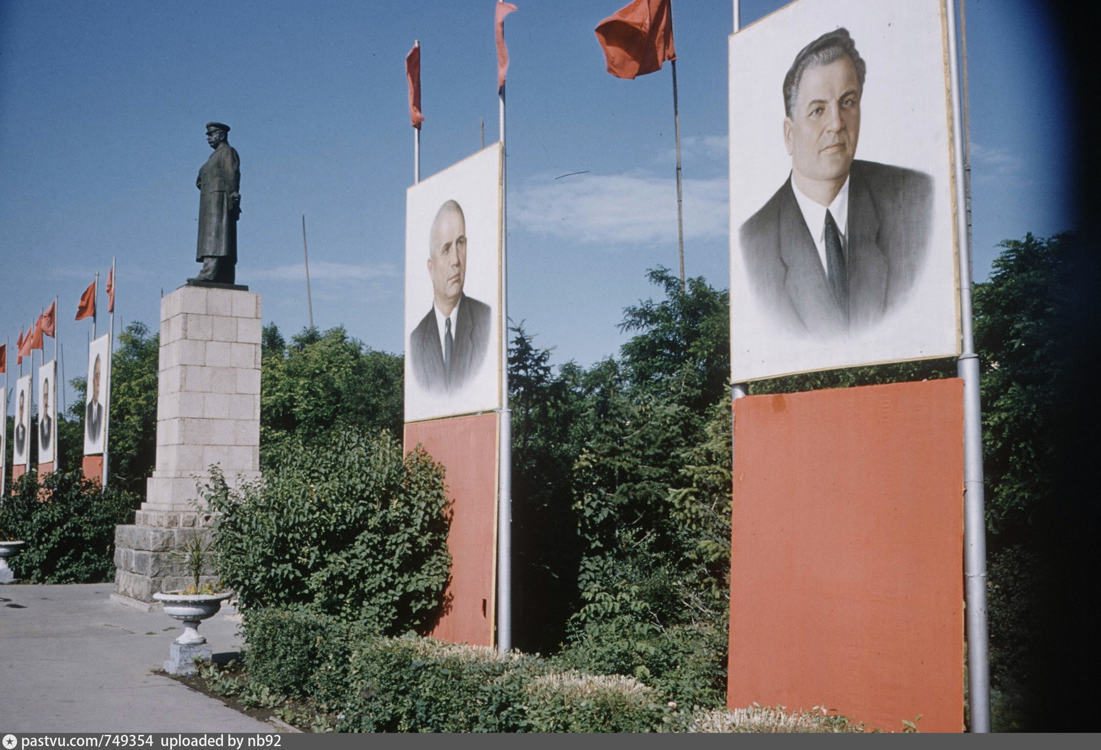 Площадь павших борцов памятник Сталину