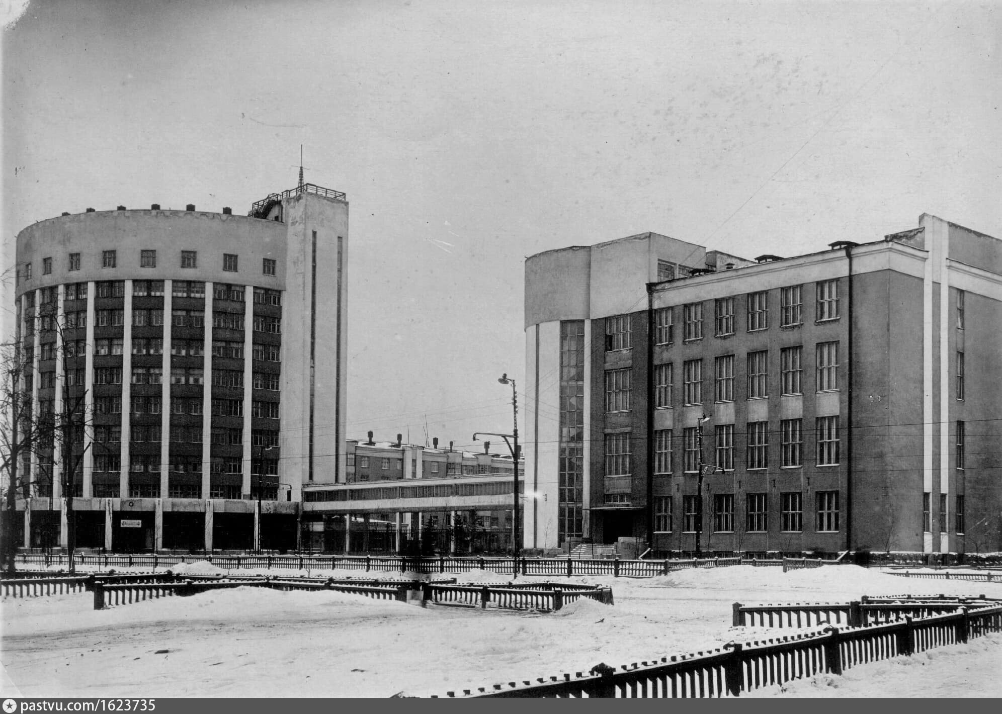 Уральская чекистов. Городок Чекистов Свердловск. Городок Чекистов Челябинск. Городок Чекистов в Свердловске (Екатеринбург).. Городок Чекистов Екатеринбург подземелья.