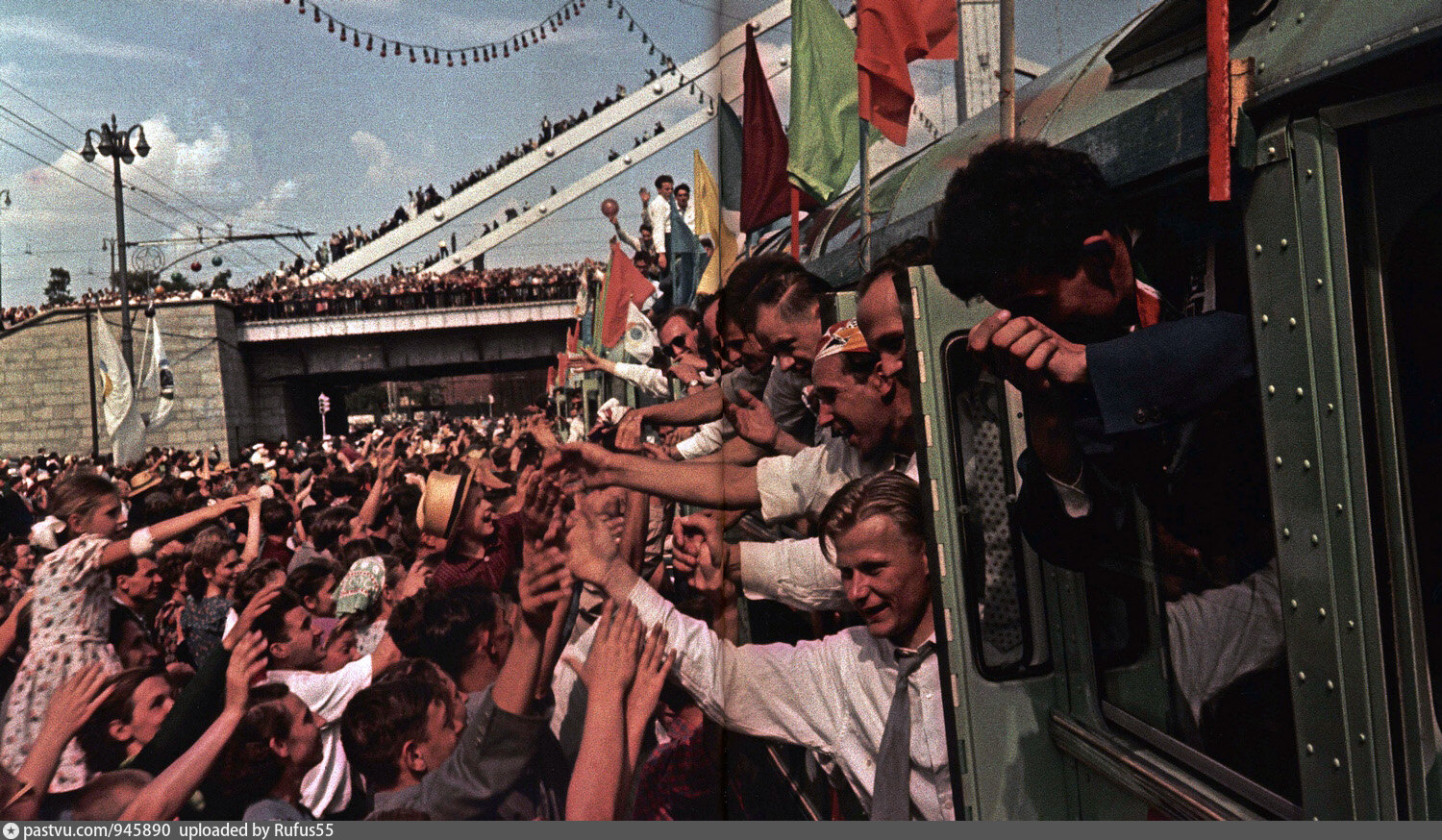 Ссср 1957. Всемирный фестиваль молодёжи и студентов в Москве 1957. Московский фестиваль молодежи и студентов 1957. Vi Всемирный фестиваль молодёжи и студентов. Vi фестиваль, Москва 1957.