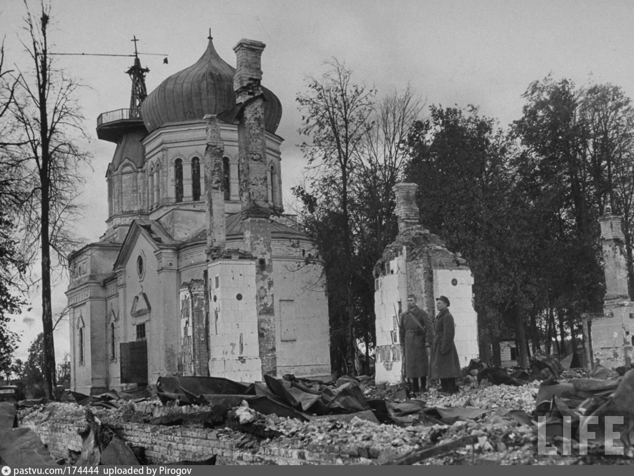 Город 1941. Ельня Воскресенская Церковь 1941. Церковь Ельня Смоленская область. Воскресенская Церковь Ельня Смоленской области. Церкви в г Ельня Смоленской области.