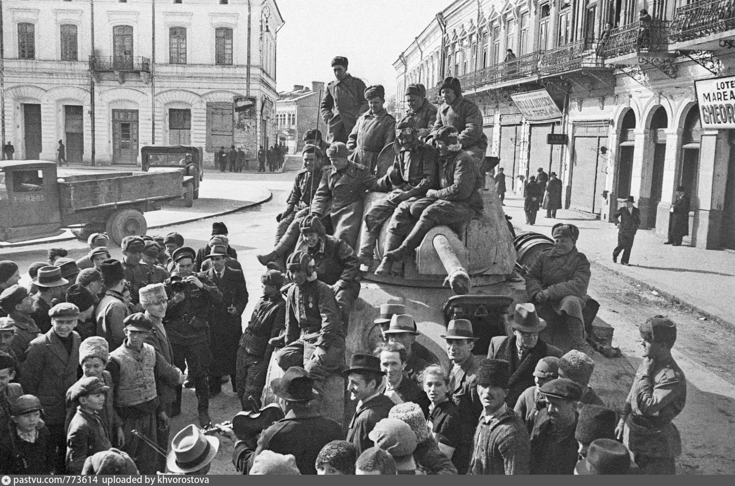 Освобождение румынии болгарии. 27 Октября 1944 года советскими войсками освобожден Ужгород. Освобождение Румынии в 1944. Освобождение Румынии 1941. Румыния войска 1944.