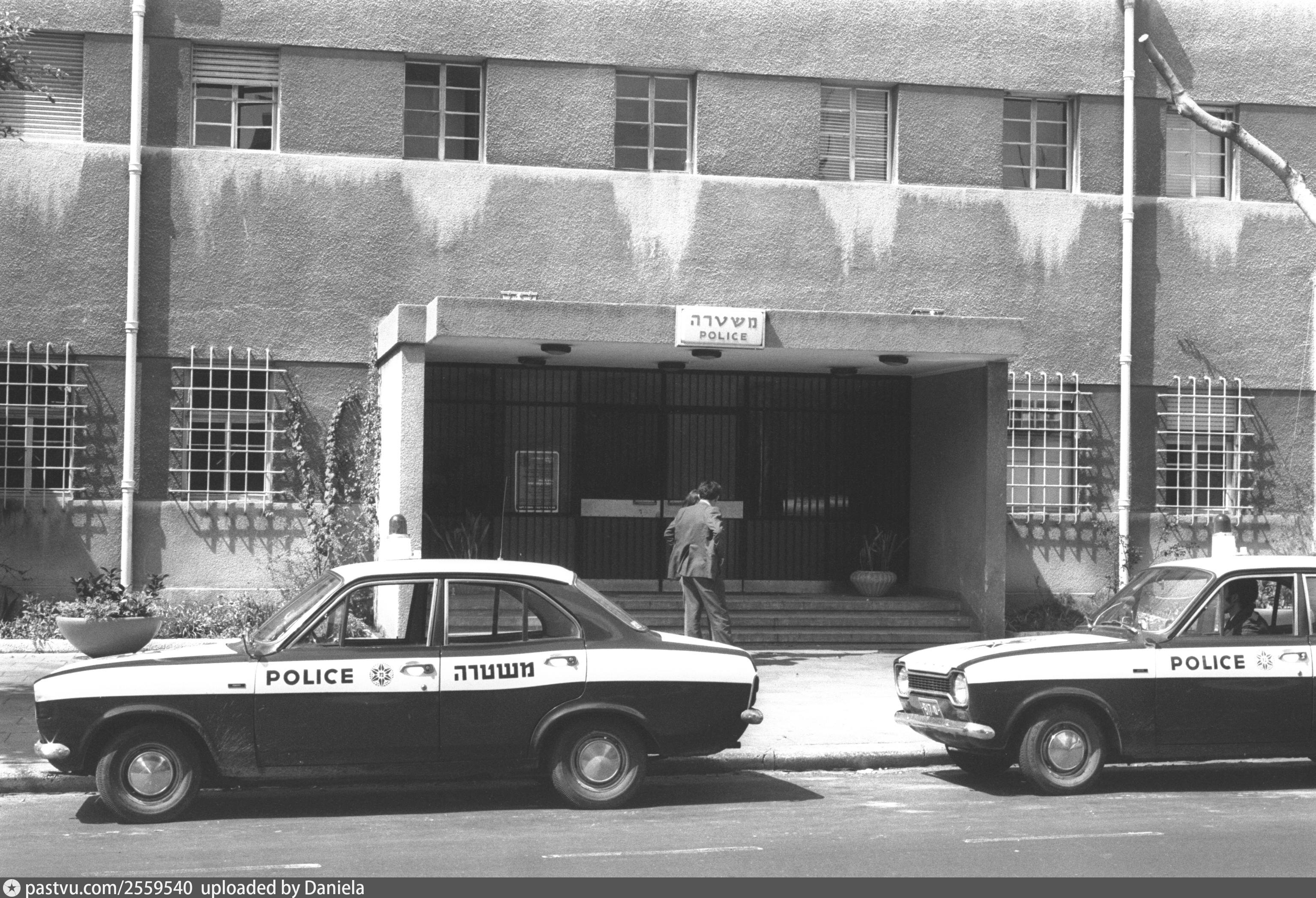Entrance To The Tel Aviv Police District Headquarter And Station entrance-to-the-tel-aviv-police-district-headquarter-and-station