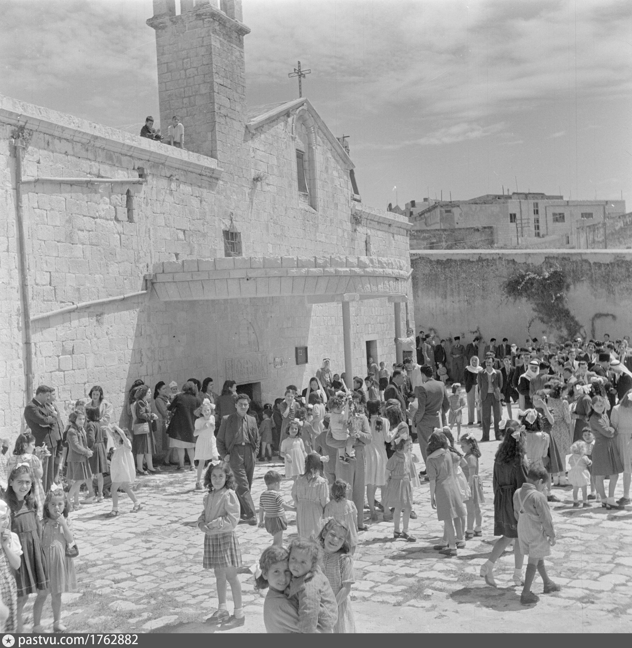 greek-orthodox-church-of-the-annunciation-in-nazareth-easter-morning