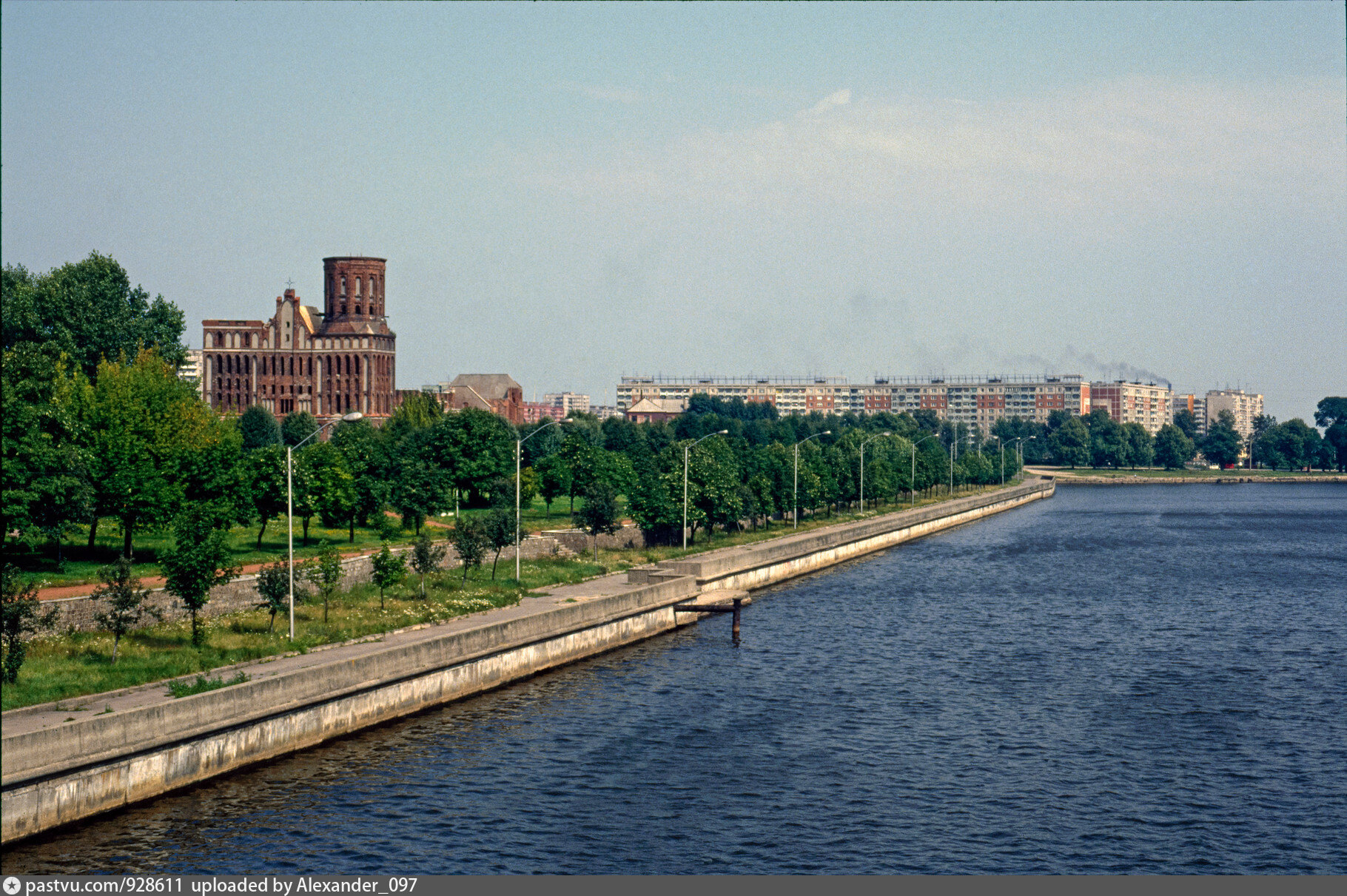 Калининград 1993. Калининград 1980. Вид на остров Канта с моста. Калининград 1993 год фото.
