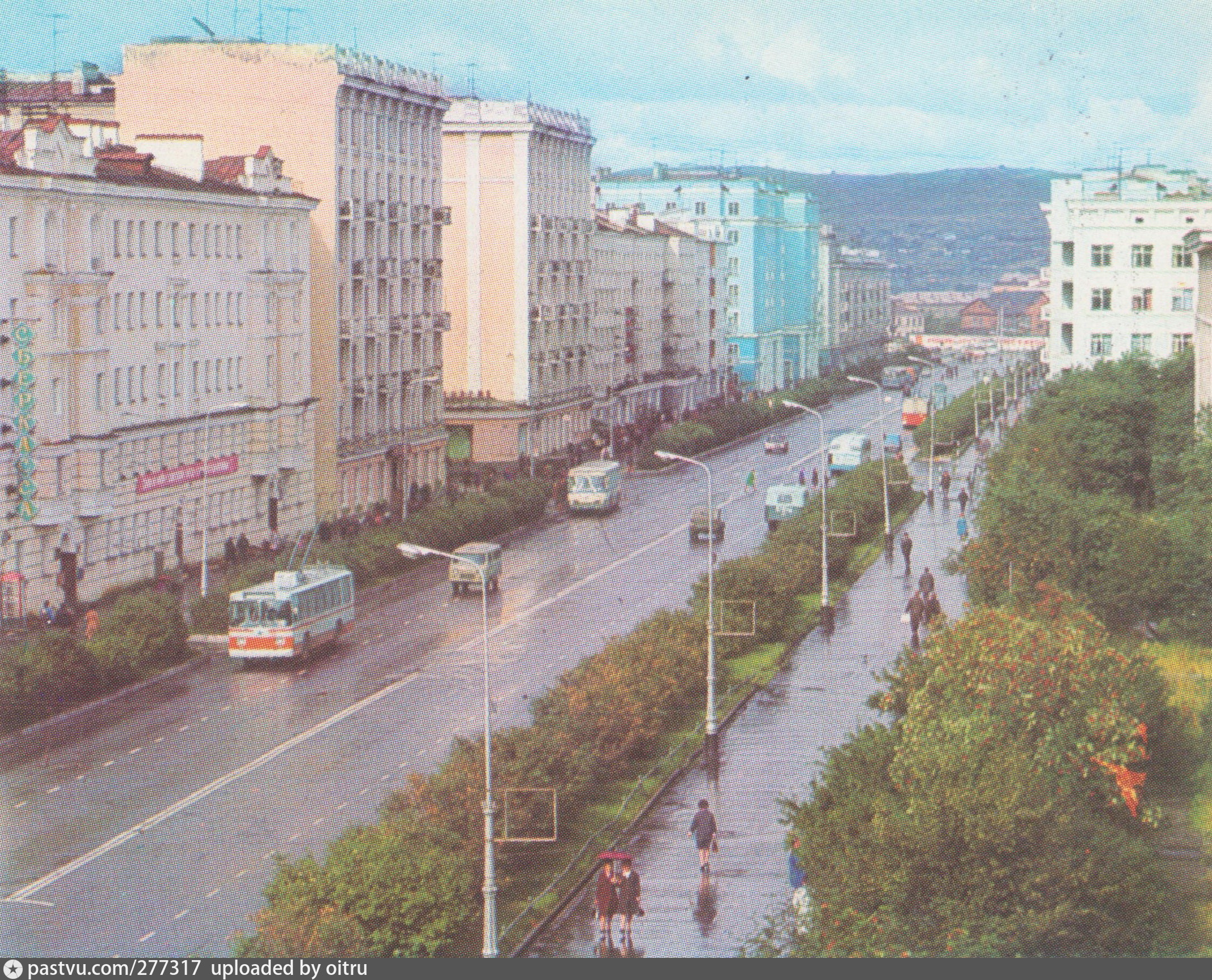 В городе 70 000. Проспект Ленина 70 город Мурманск. Проспект Ленина, 90, Мурманск. Проспект Ленина Мурманск 90 е годы. Мурманск в 70-е годы.