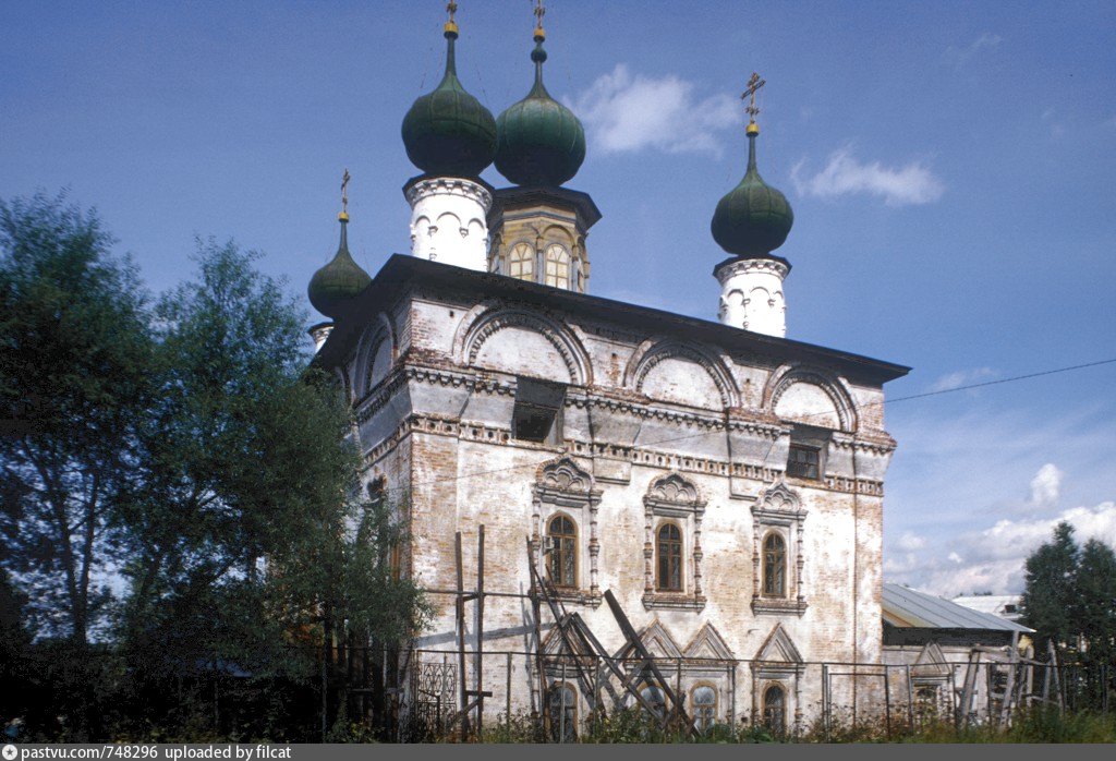 Пермский край соликамский. Храм Спаса Нерукотворного (Соликамск). Церковь Спаса Нерукотворного Соликамск 2022. Храм Спаса Нерукотворного (Соликамск) внутри. Спасская Церковь Соликамск расположение.