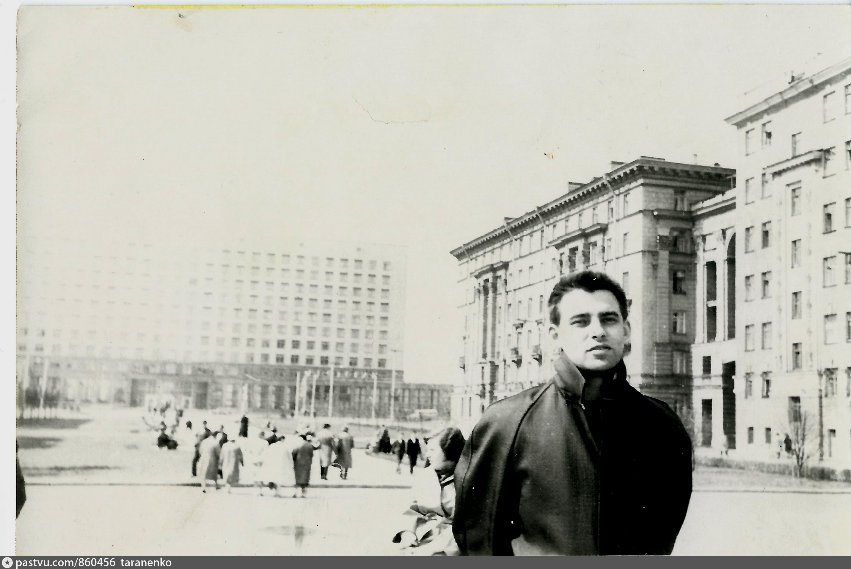 Магазин на площади 1965. Сквер на пл. Чернышевского, Рига. Площадь Чернышевского СПБ.