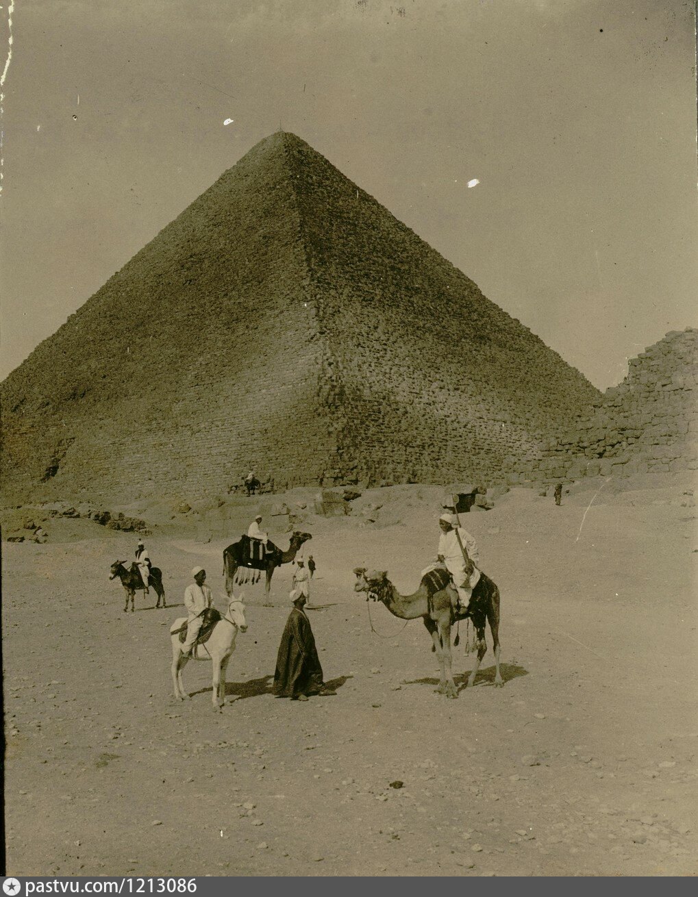 Формы пирамид в древнем египте. Пирамида Хеопса. Горизонт Хуфу. Пирамида Хеопса катакомбы. Сокровища пирамиды Хеопса.