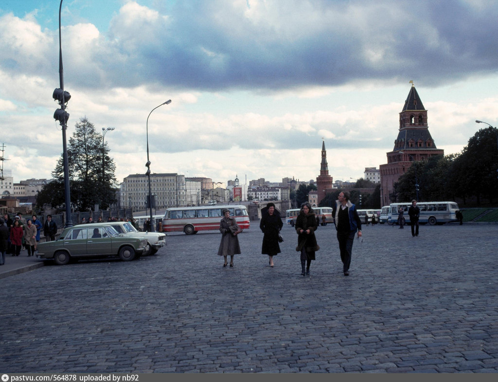 Москва 2 недели. Москва глазами иностранцев. Советская Москва глазами иностранцев. СССР глазами иностранцев. Красная площадь Ленинград.