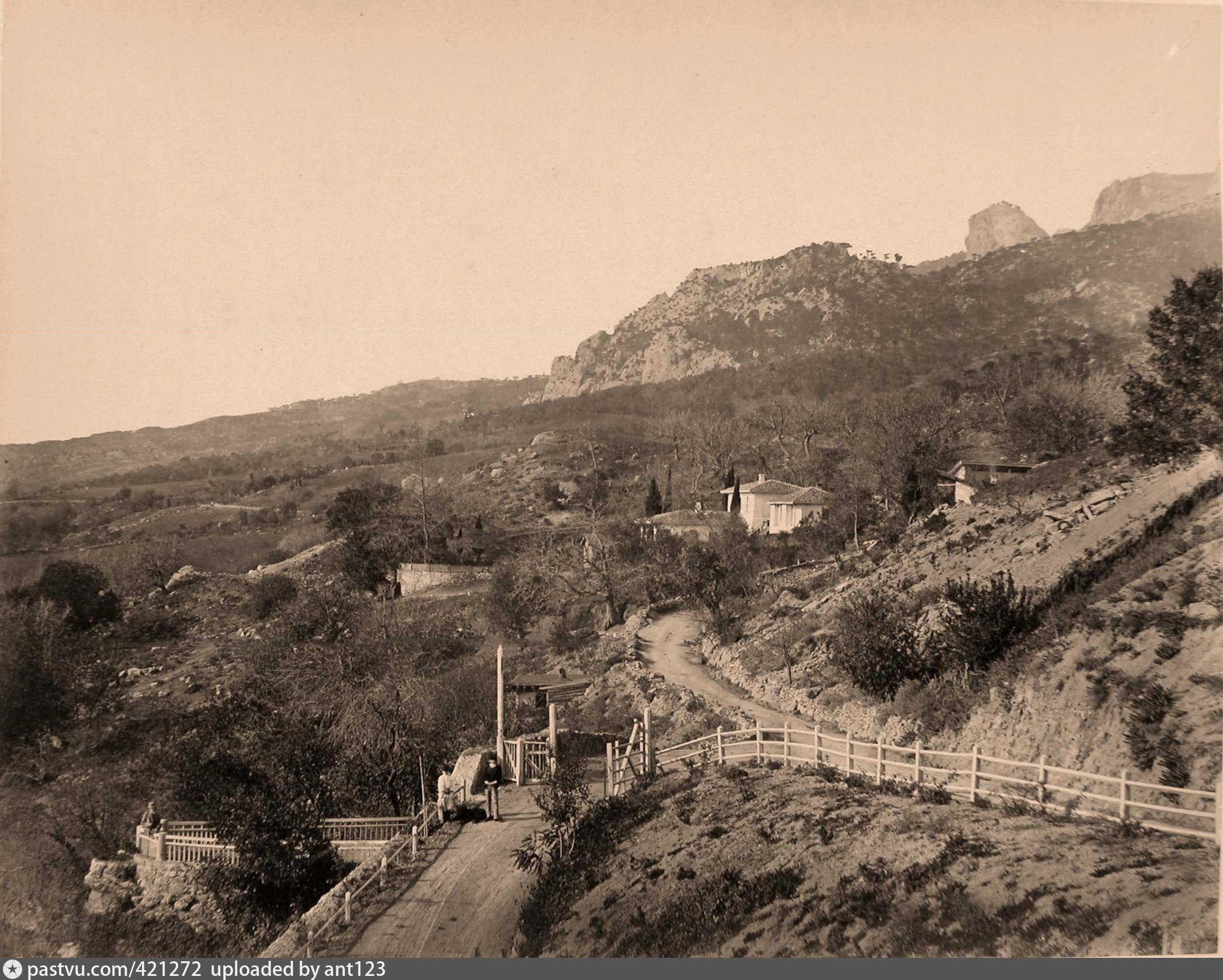 Старые фото крыма. Кореиз 19 век. Гурзуф 1880. Гурзуф Татарская деревня. Старый Кореиз.