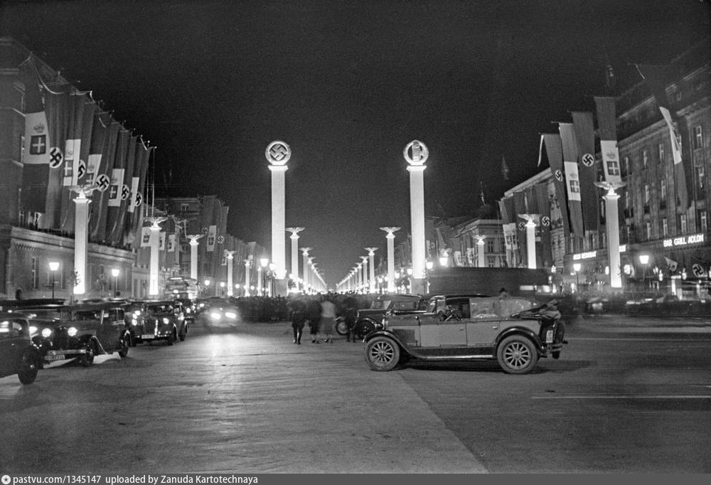 Ночные улицы берлина. Ночной берлин 1932. Ночной берлин 1932. Ночной берлин ворота. Берлин 1936.