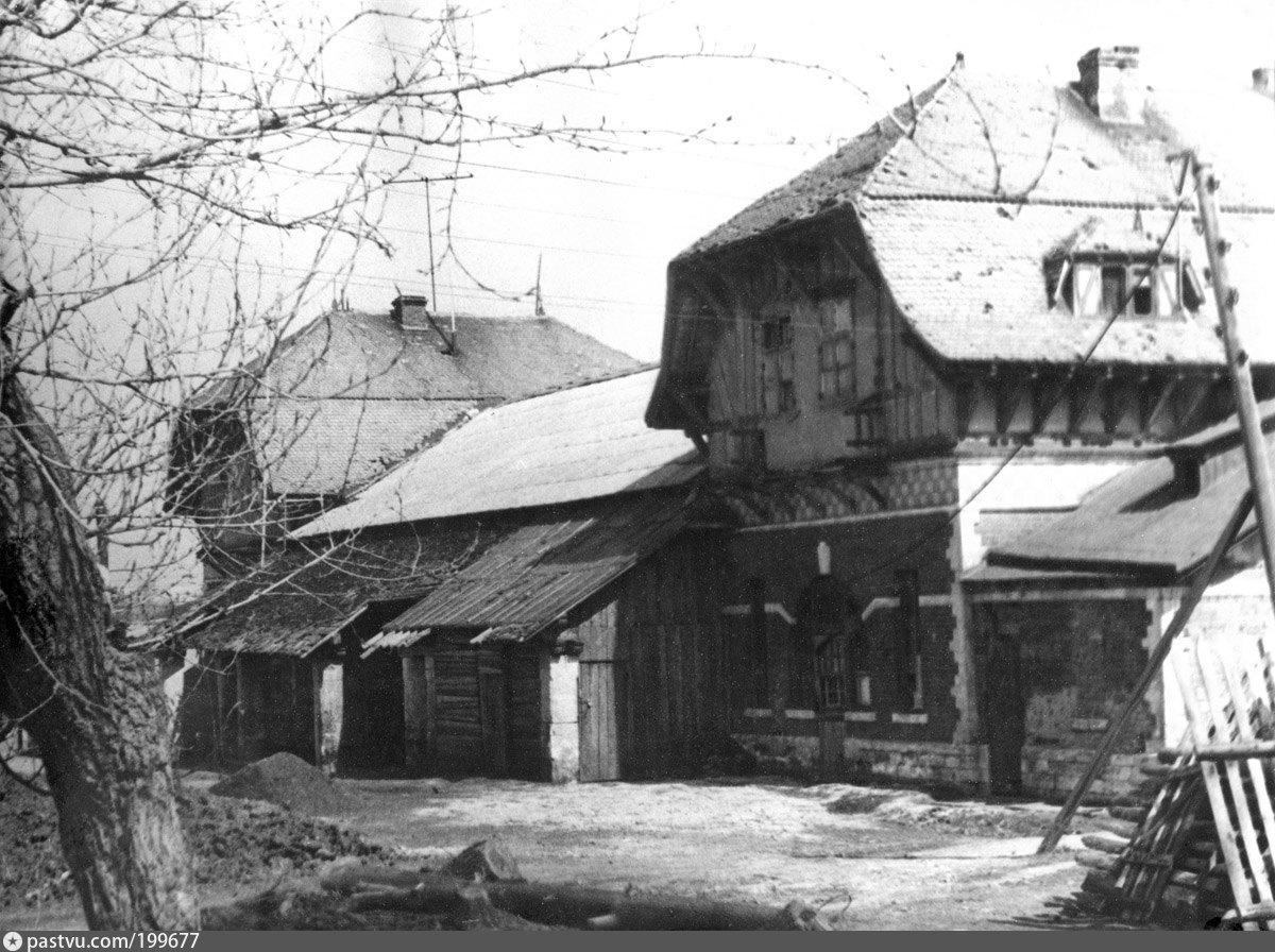 Конюшня красное на волге