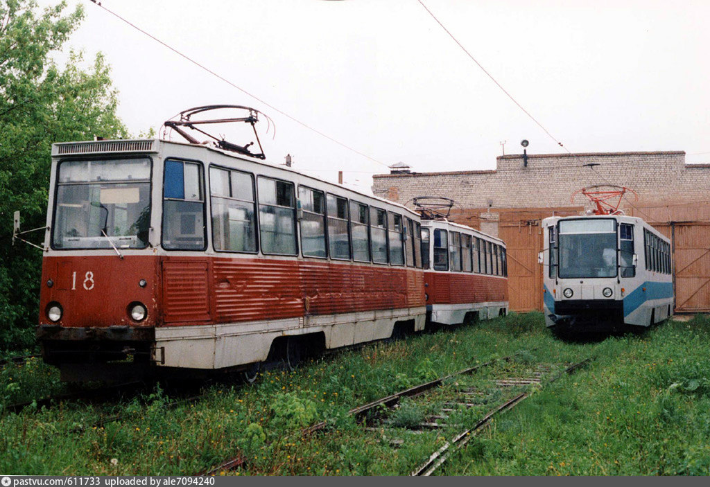 Трамвай 2 омск. Трамвайное депо Рязань. Трамвай КТМ 5. Вагона КТМ-5м3. Трамвай КТМ 2.