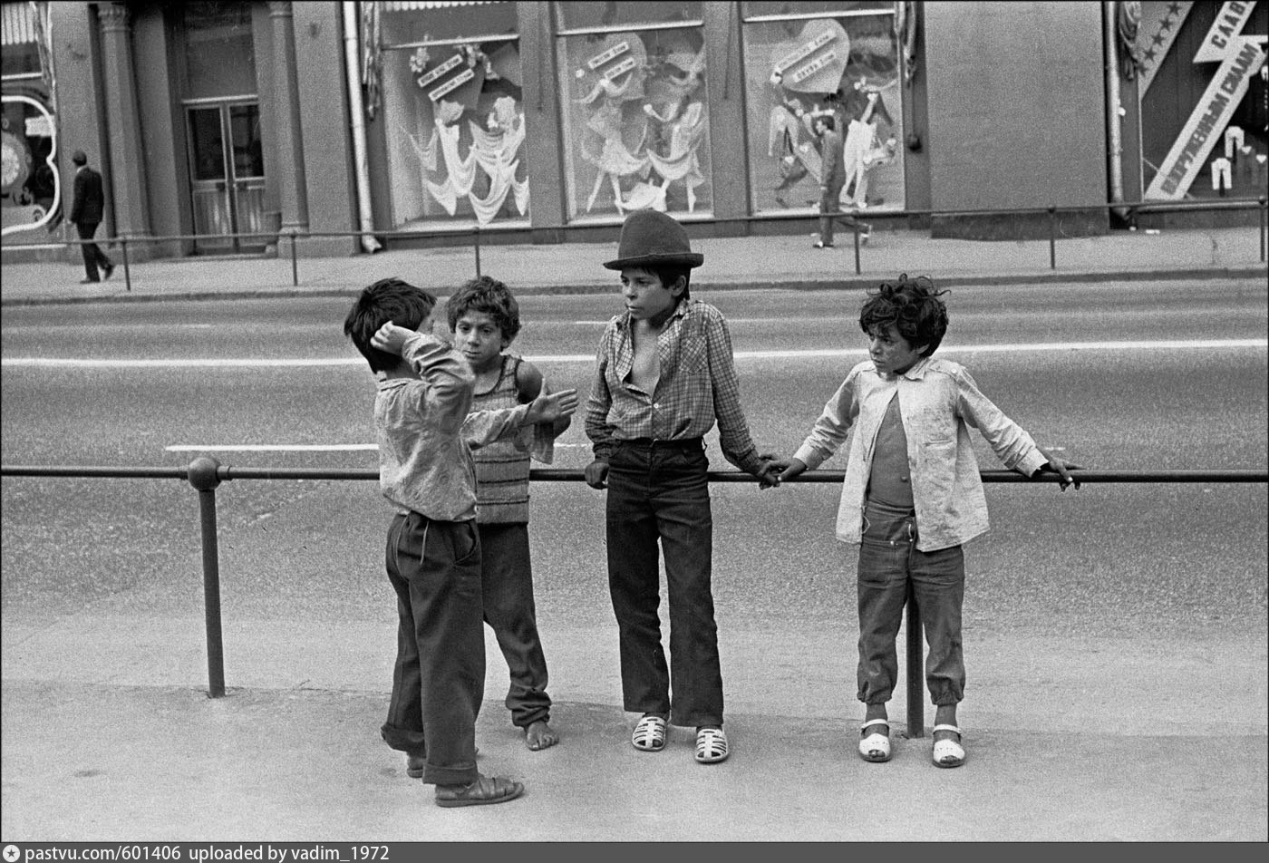 Лето 1990. 90е дети на улице. Дети 1990-х годов. Детские фотографии. Дети 1991 год.