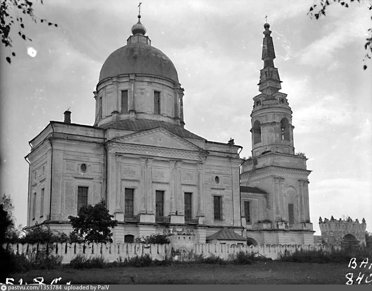 Церковь Троицы в селе Семеновское