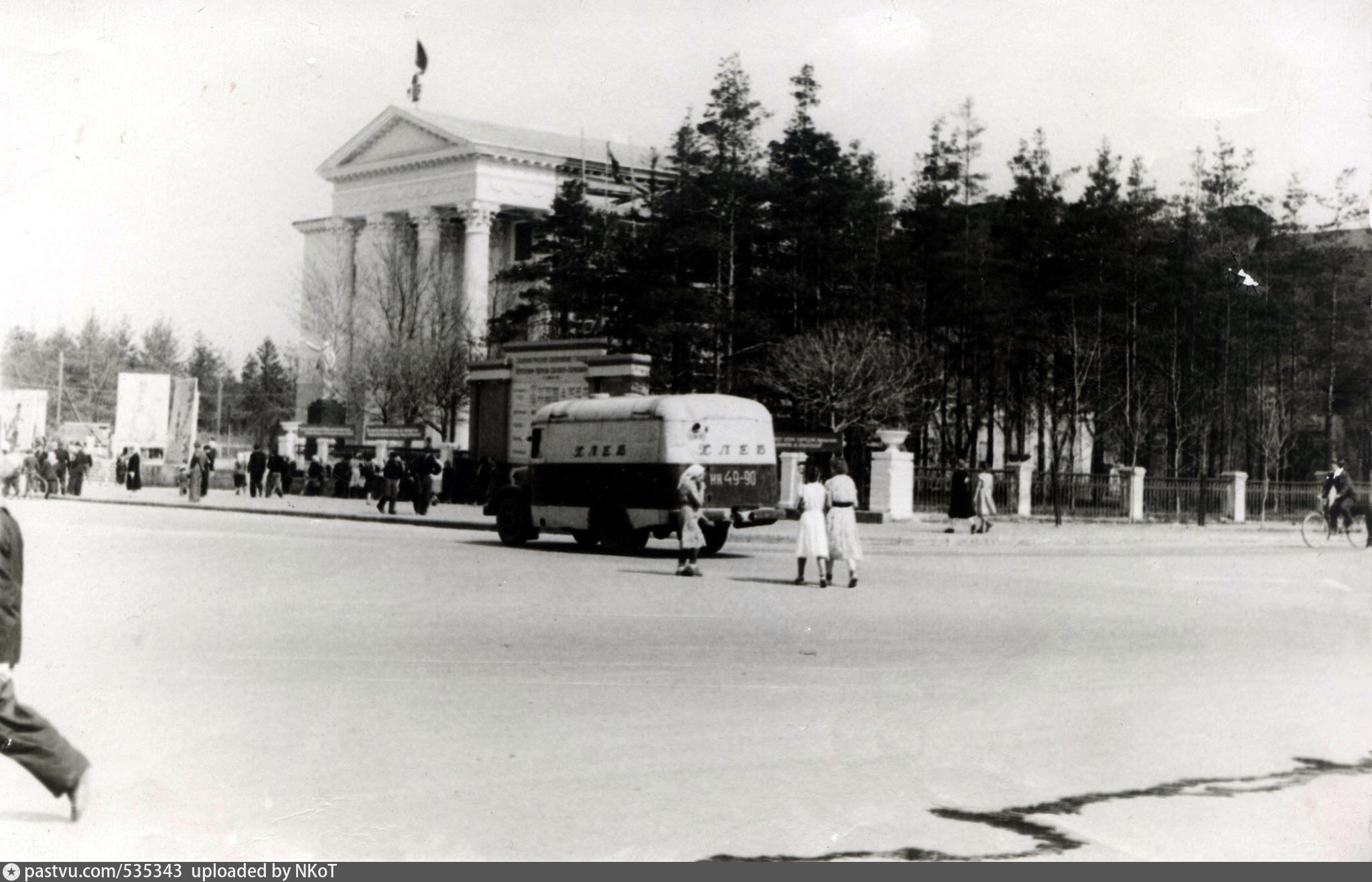 Дк ленина коломна. ДК Ленина Бишкек. Дворец культуры Ленина 1956 год Волгоград. 1959 Дом культуры нукусва. ДК-282.