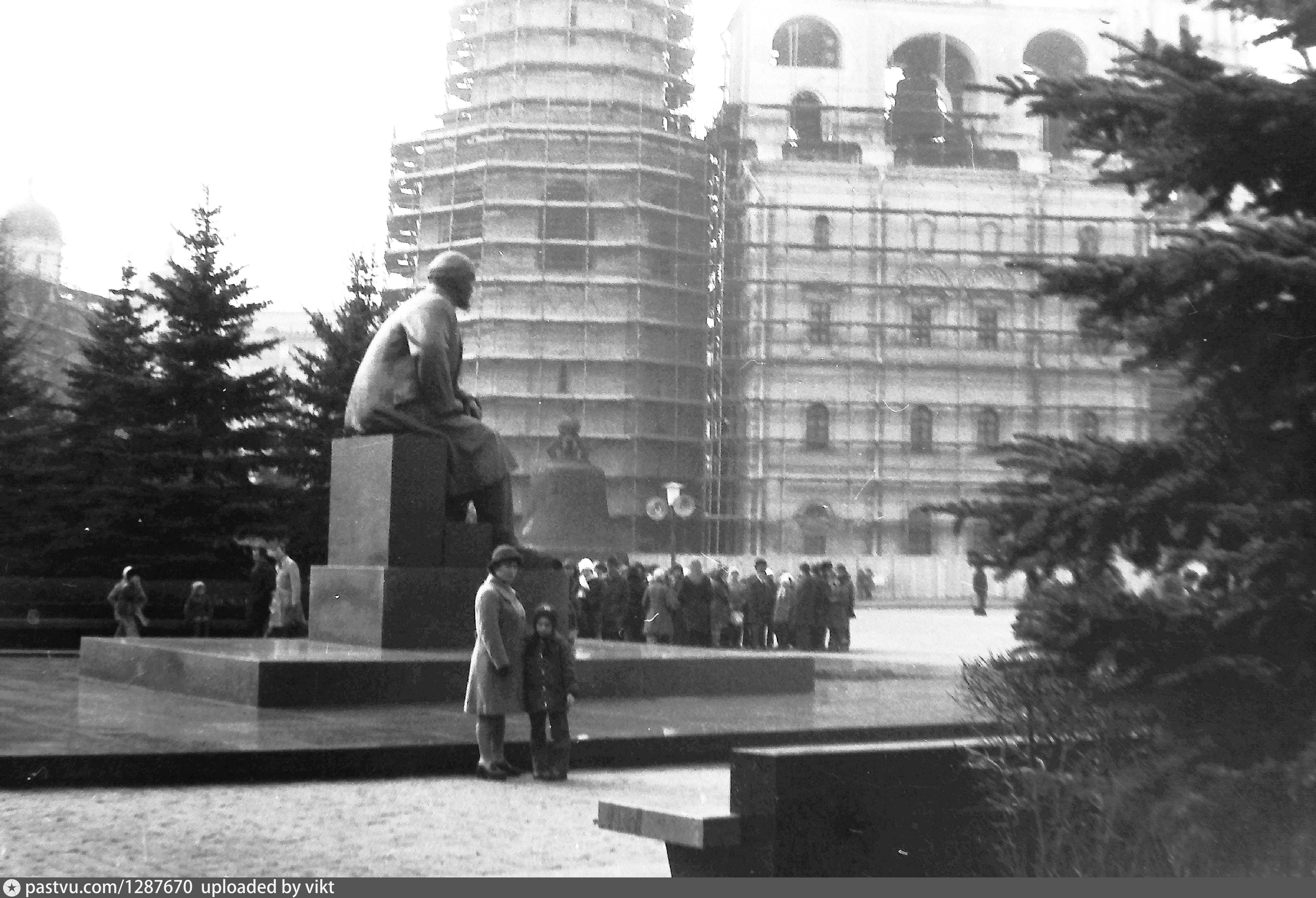 Ленин в кремле фото